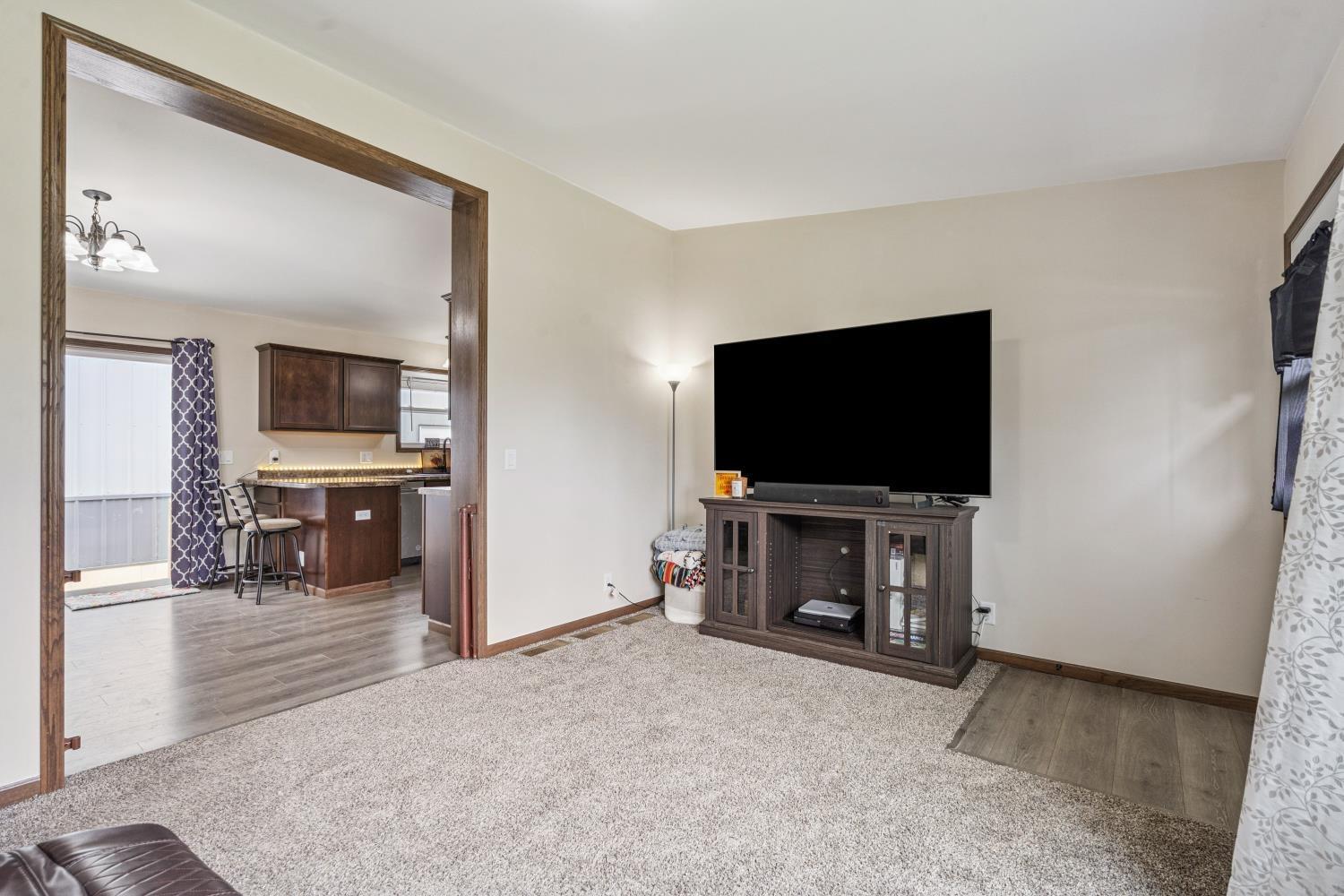 Independence, Iowa 50644, United States, 2 Bedrooms Bedrooms, ,2 BathroomsBathrooms,Residential,Active,177274