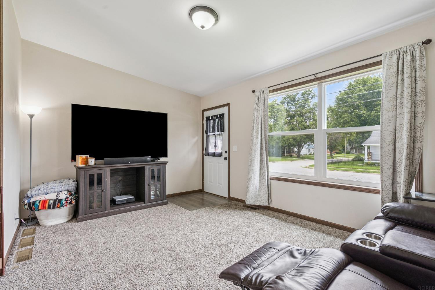 Independence, Iowa 50644, United States, 2 Bedrooms Bedrooms, ,2 BathroomsBathrooms,Residential,Active,177274