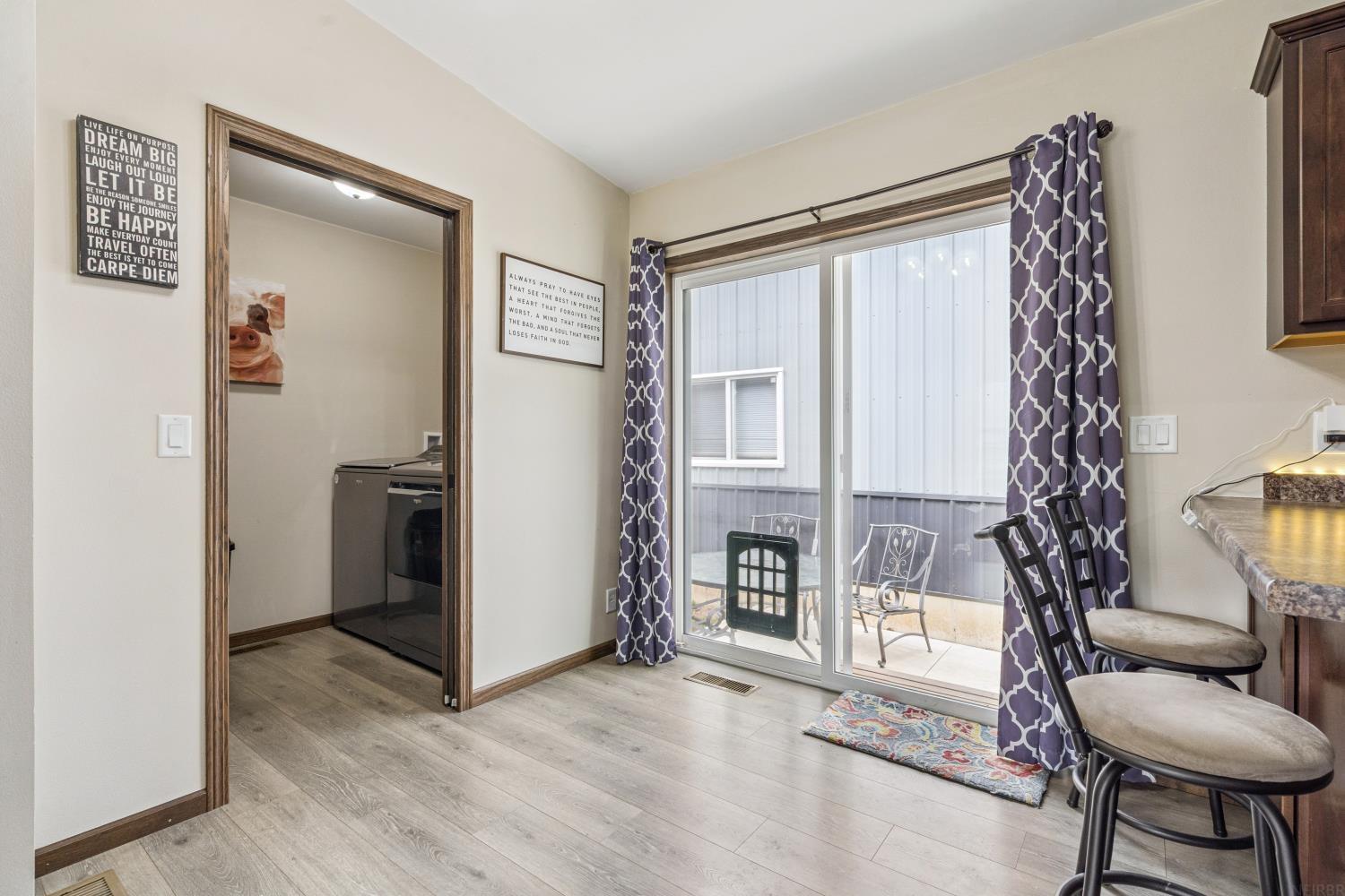 Independence, Iowa 50644, United States, 2 Bedrooms Bedrooms, ,2 BathroomsBathrooms,Residential,Active,177274