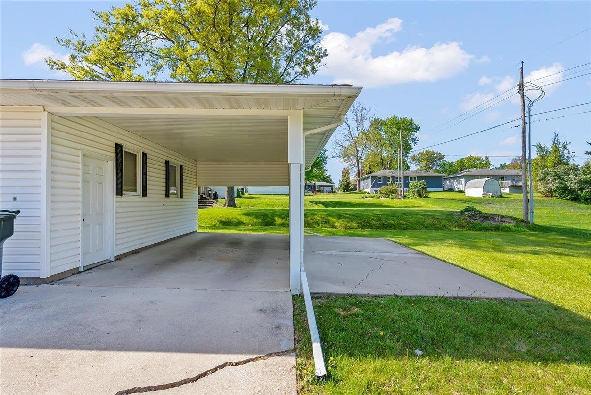 Cedar Falls, Iowa 50613, United States, 4 Bedrooms Bedrooms, ,2 BathroomsBathrooms,Residential,Pending,129036