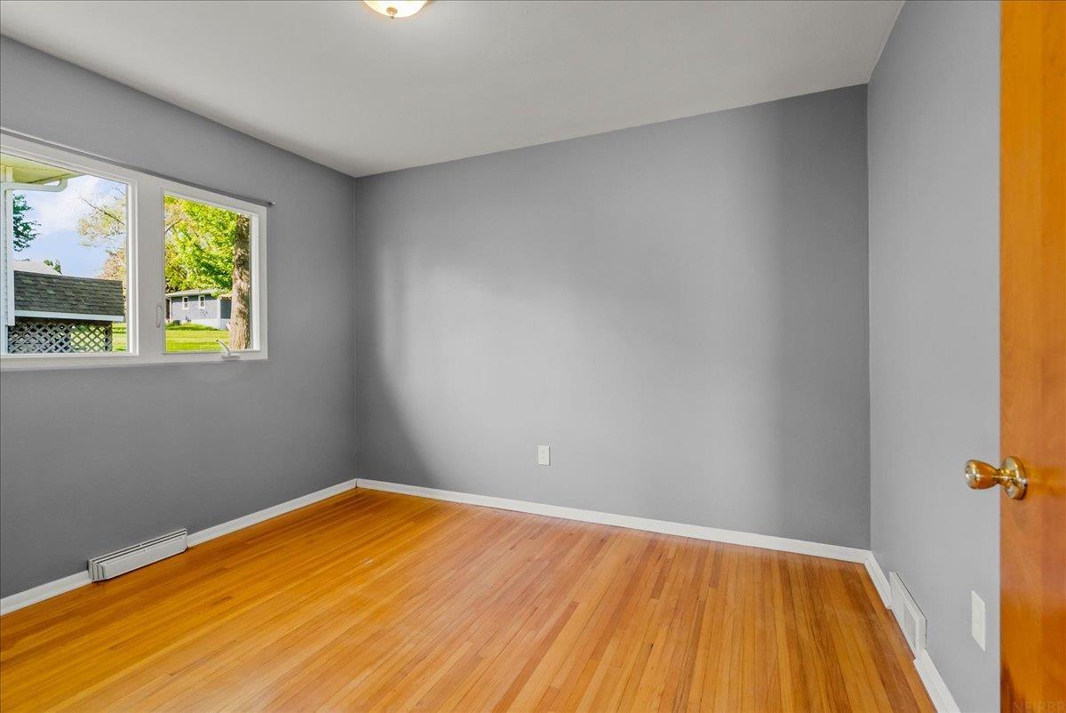 Cedar Falls, Iowa 50613, United States, 4 Bedrooms Bedrooms, ,2 BathroomsBathrooms,Residential,Pending,129036