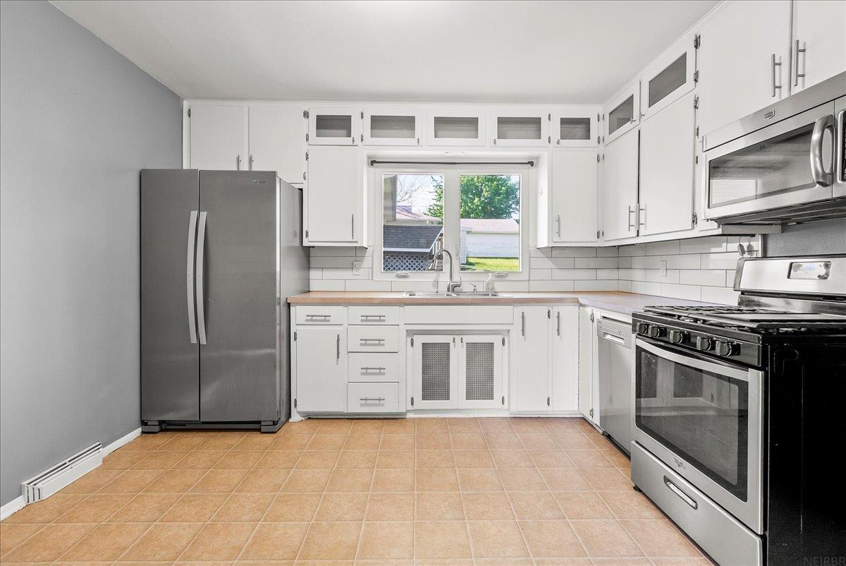 Cedar Falls, Iowa 50613, United States, 4 Bedrooms Bedrooms, ,2 BathroomsBathrooms,Residential,Pending,129036