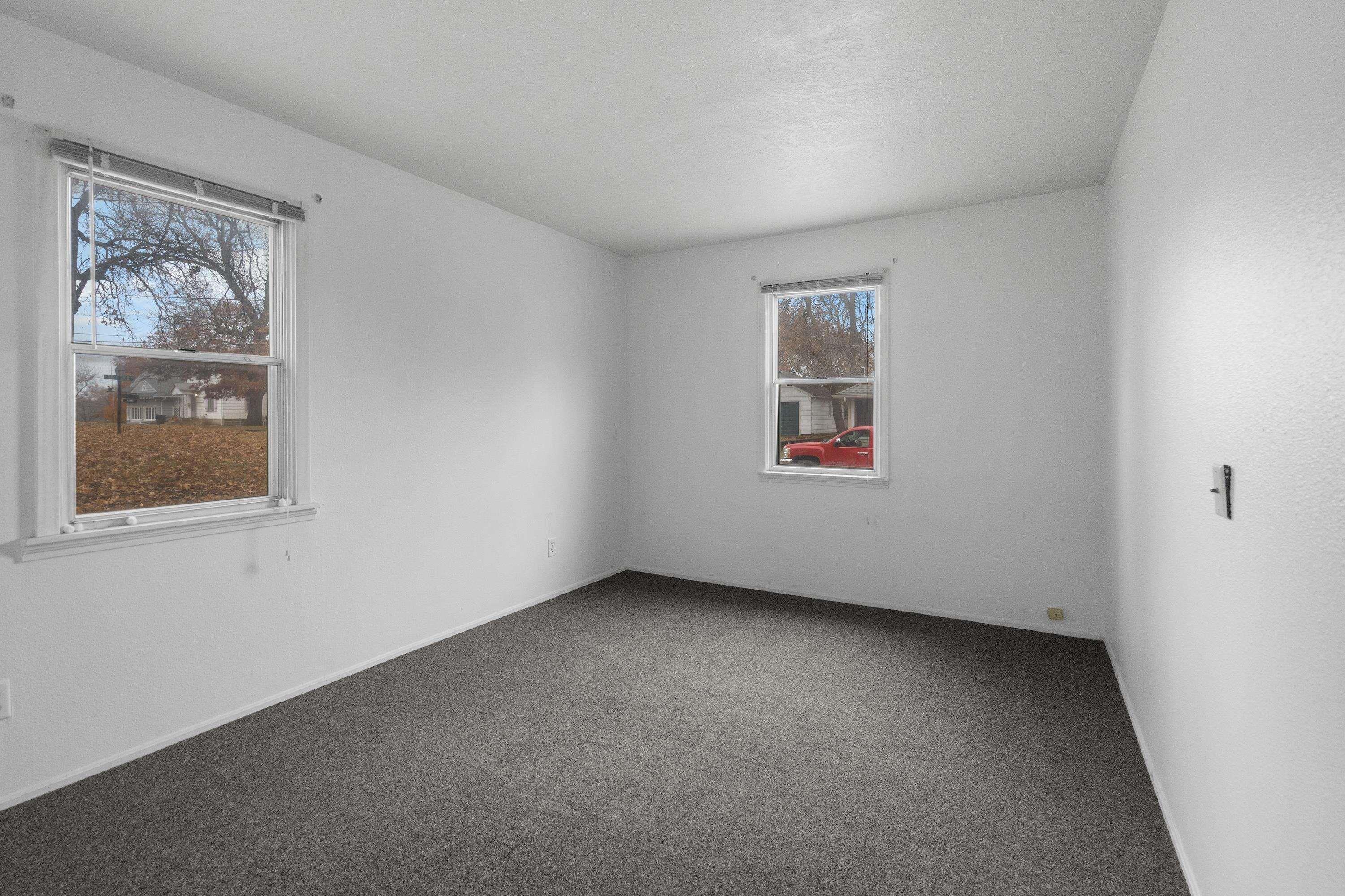 Waterloo, Iowa 50703, United States, 2 Bedrooms Bedrooms, ,1 BathroomBathrooms,Residential,Active,246574