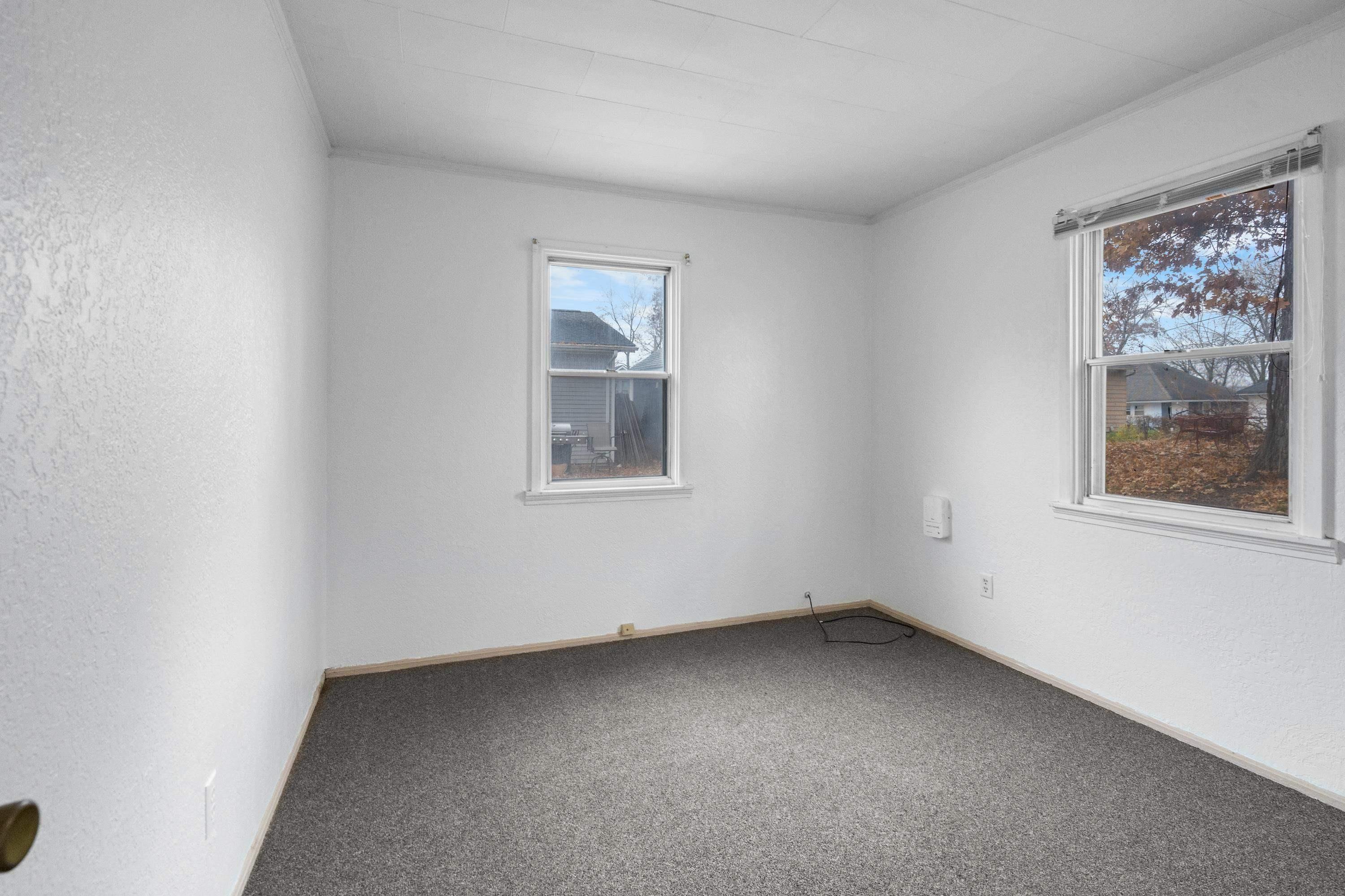 Waterloo, Iowa 50703, United States, 2 Bedrooms Bedrooms, ,1 BathroomBathrooms,Residential,Active,246574