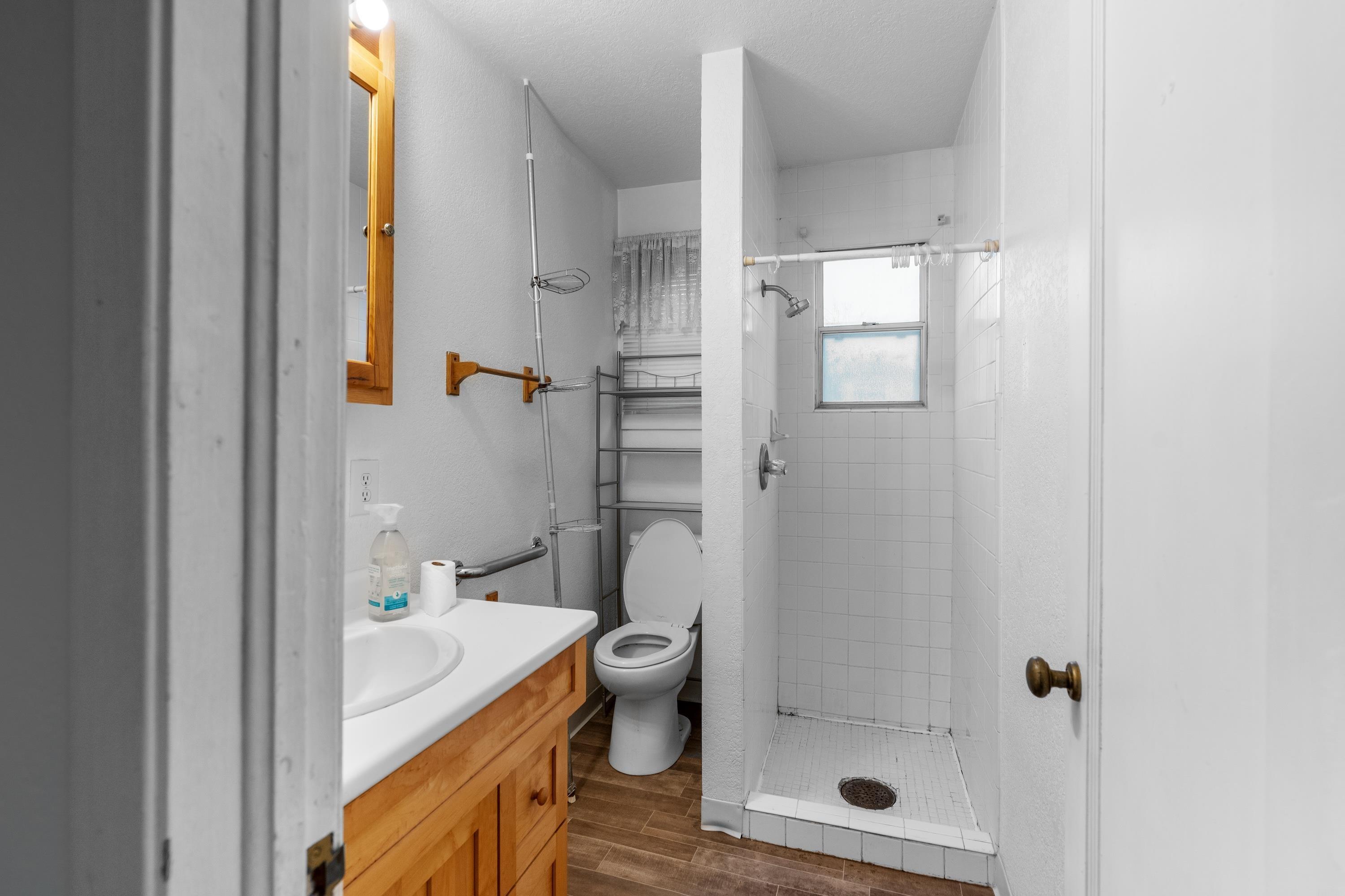 Waterloo, Iowa 50703, United States, 2 Bedrooms Bedrooms, ,1 BathroomBathrooms,Residential,Active,246574