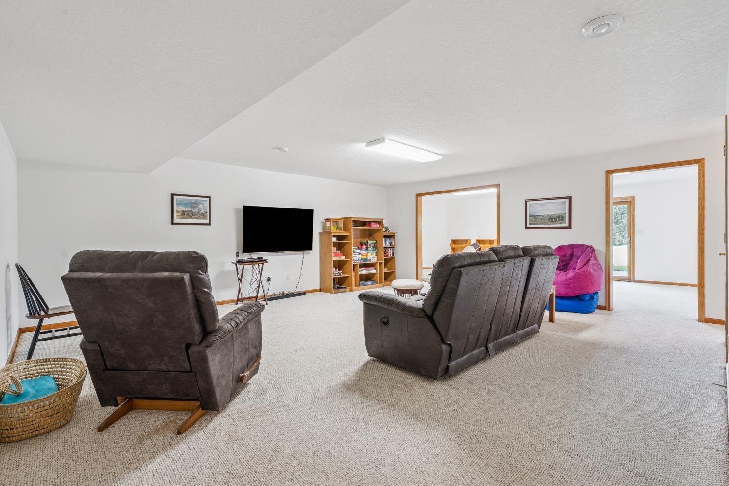 Independence, Iowa 50644, United States, 5 Bedrooms Bedrooms, ,4 BathroomsBathrooms,Land,Pending,190696