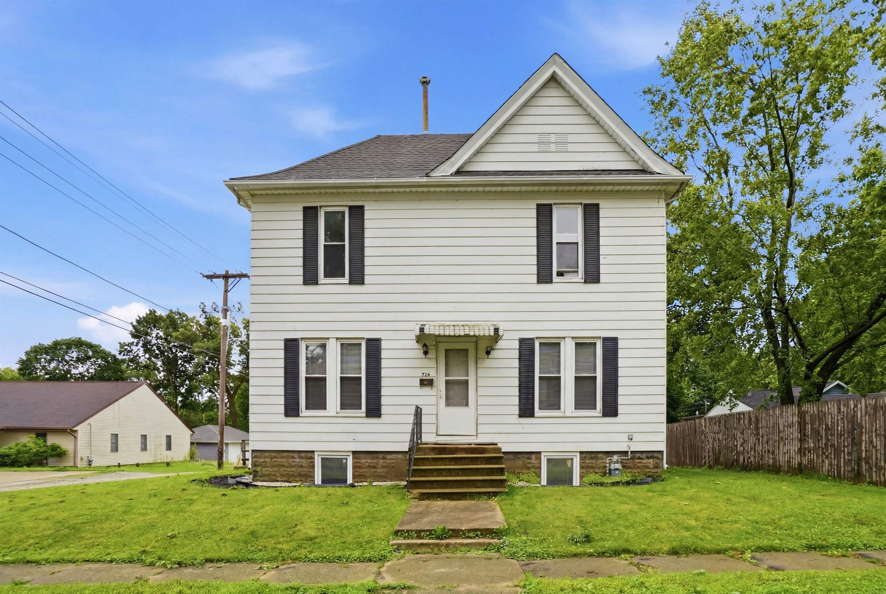 Photo 1 of 30 — 716 W 2nd Street, Cedar Falls, IA 50613
