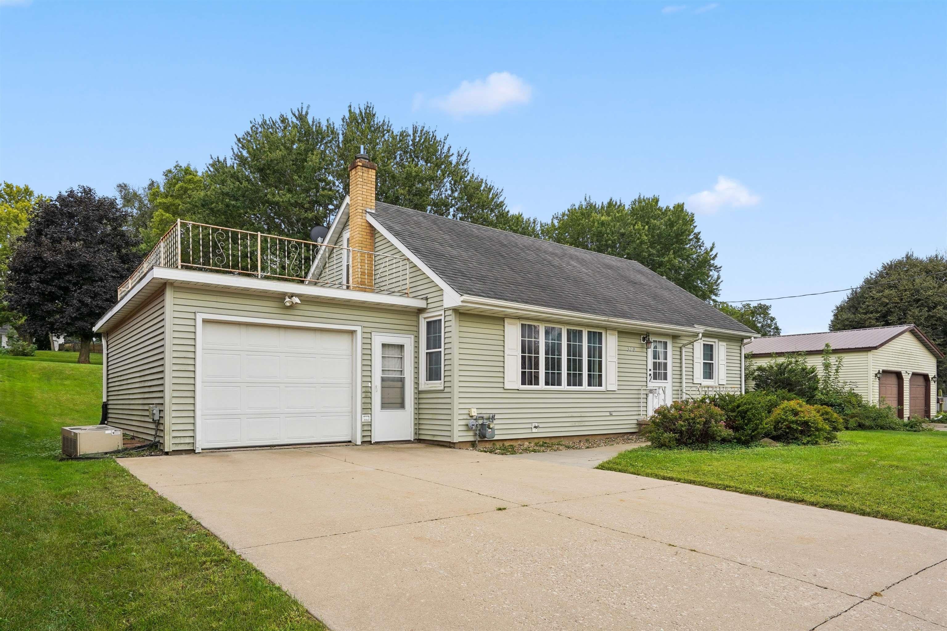 320 E Main Street - Photo 2