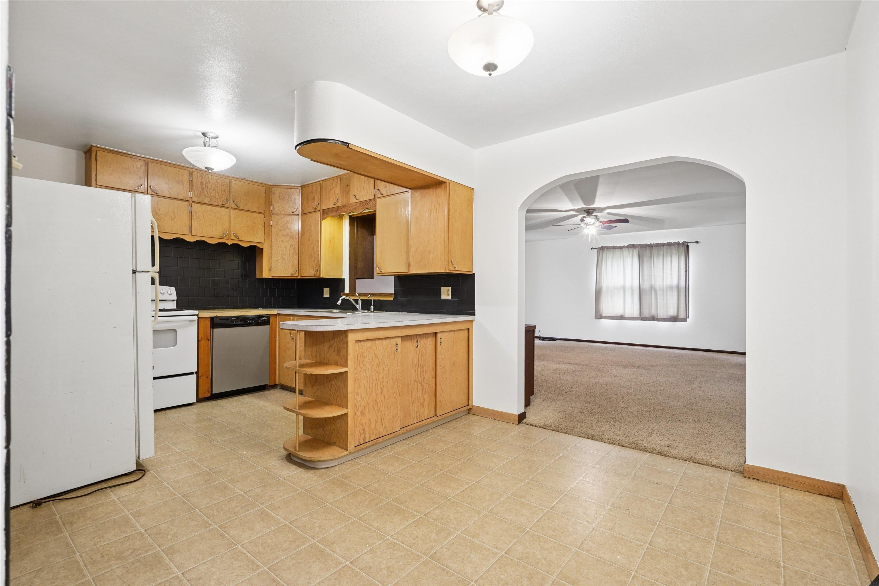 320 E Main Street - Photo 4