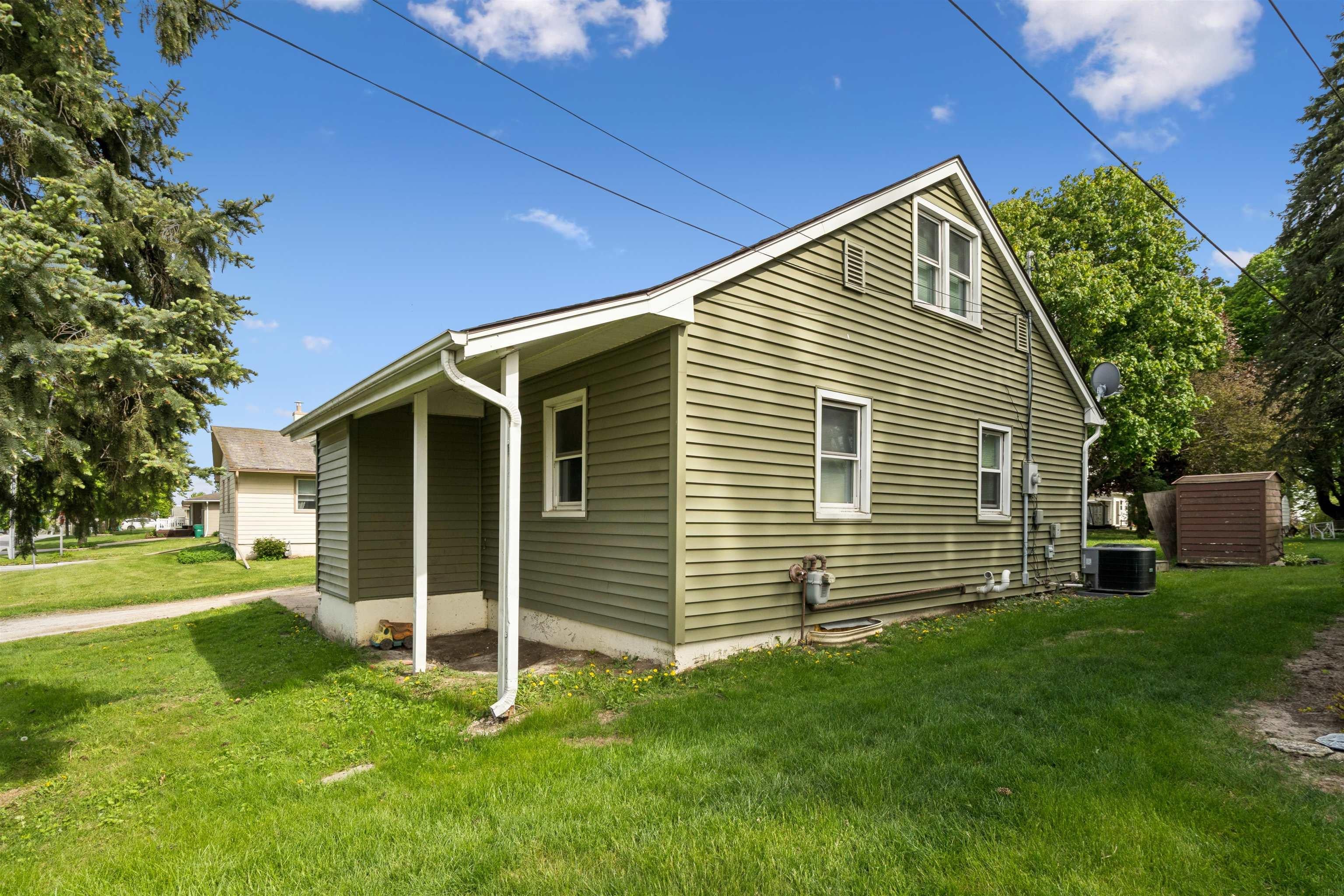338 E Plum Street - Photo 2