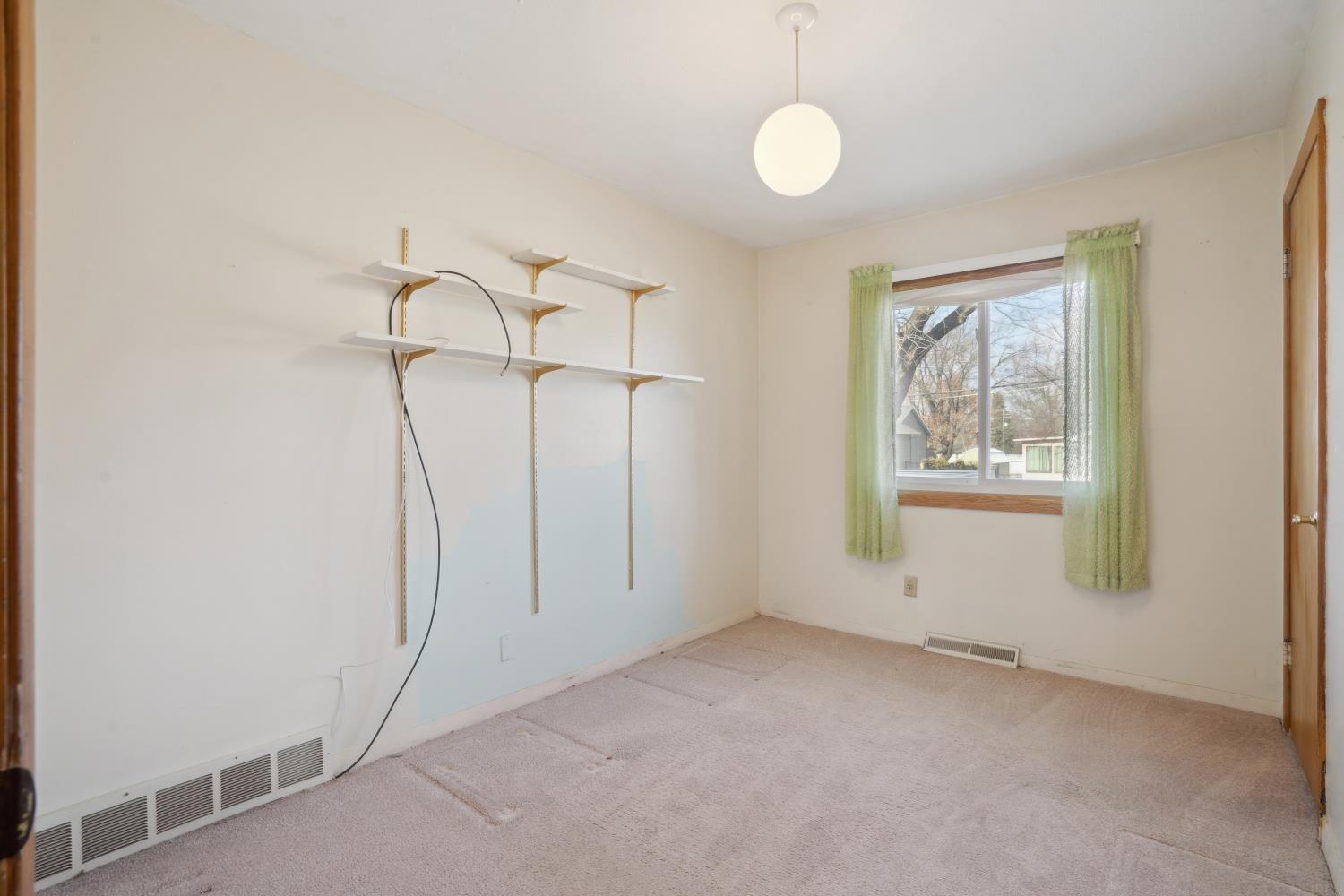 Independence, Iowa 50644, United States, 3 Bedrooms Bedrooms, ,1 BathroomBathrooms,Residential,Pending,6233