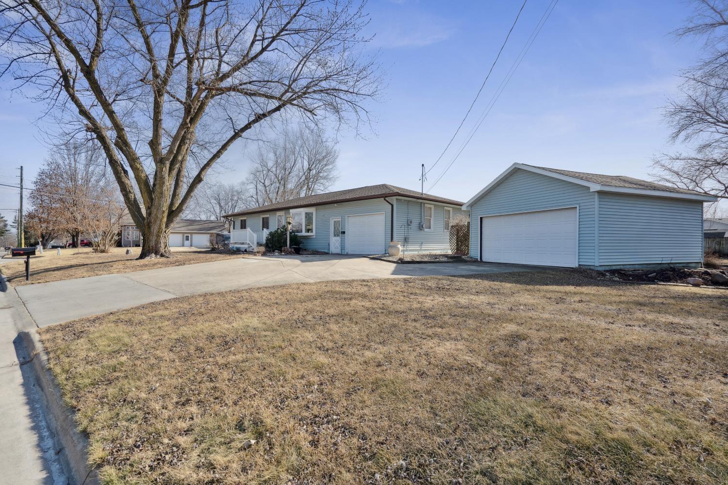Independence, Iowa 50644, United States, 3 Bedrooms Bedrooms, ,1 BathroomBathrooms,Residential,Pending,6233