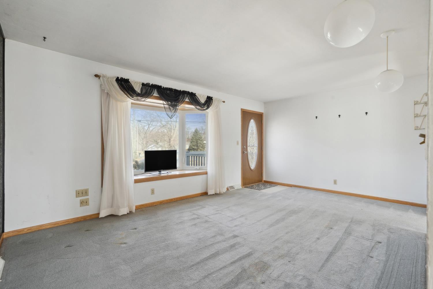 Independence, Iowa 50644, United States, 3 Bedrooms Bedrooms, ,1 BathroomBathrooms,Residential,Pending,6233