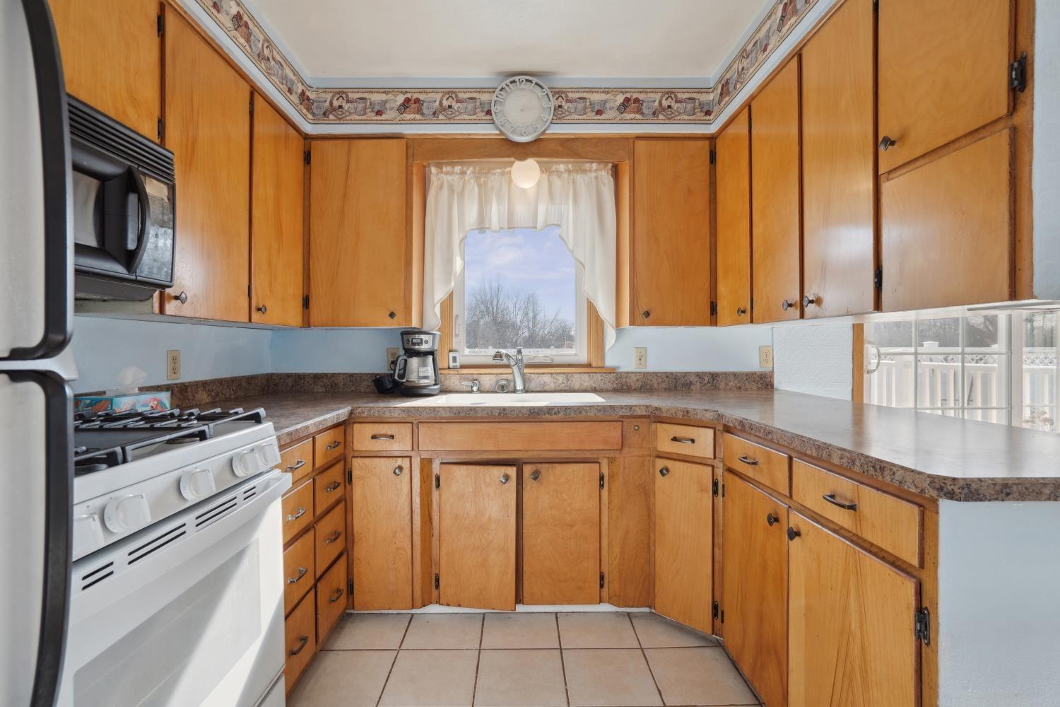 Independence, Iowa 50644, United States, 3 Bedrooms Bedrooms, ,1 BathroomBathrooms,Residential,Pending,6233