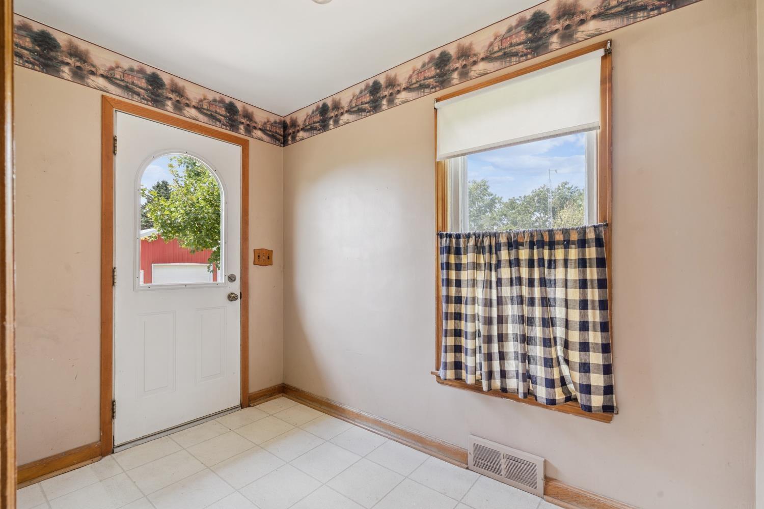 Independence, Iowa 50644, United States, 3 Bedrooms Bedrooms, ,1 BathroomBathrooms,Residential,Pending,186410