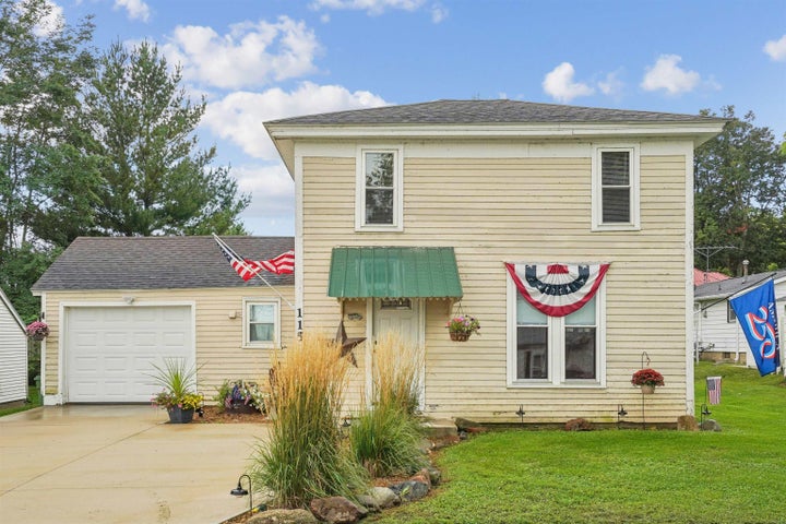 Photo 1 of 27 — 115 Lexington Ave, Nashua, IA 50658