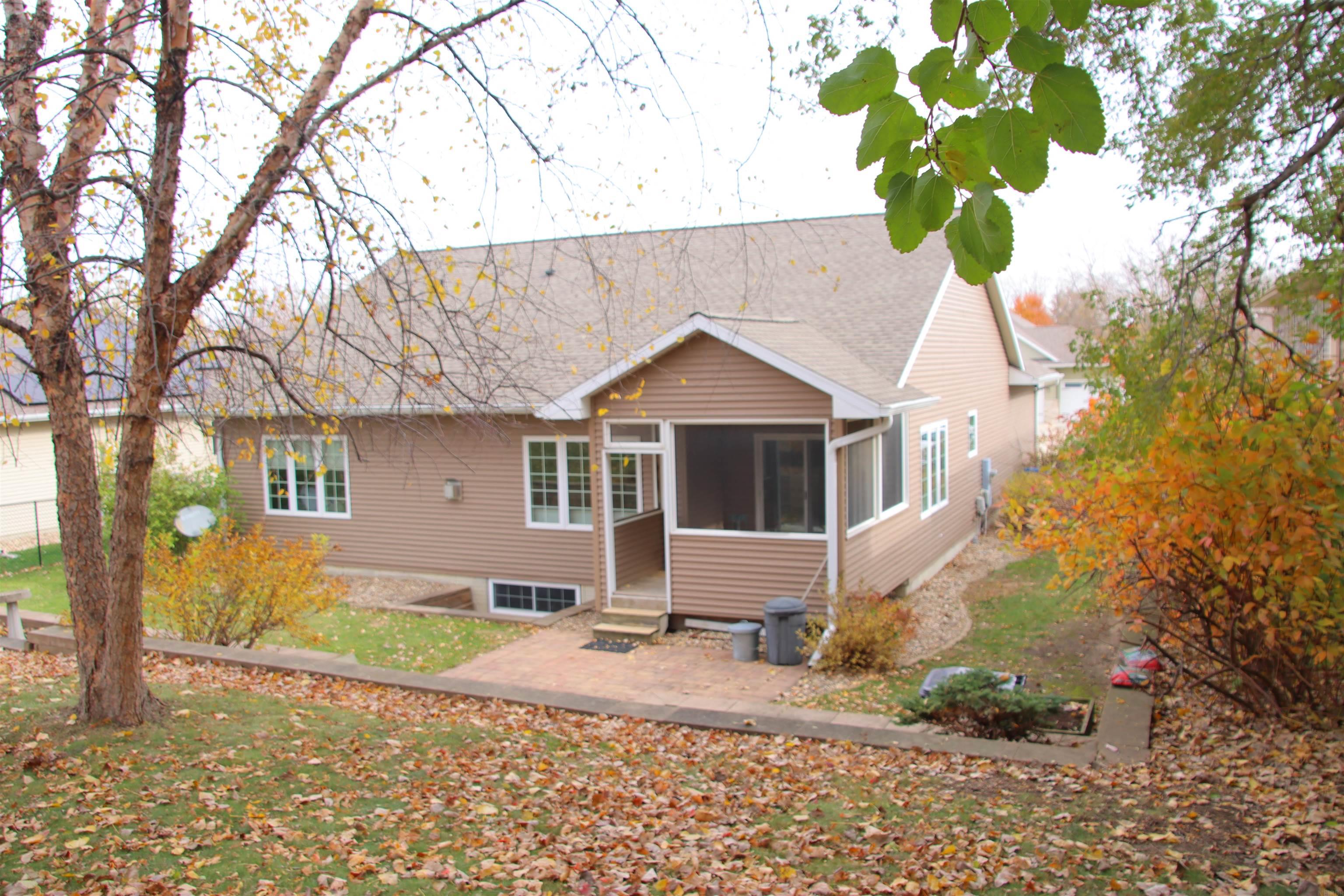 Cedar Falls, Iowa 50613, United States, 3 Bedrooms Bedrooms, ,3 BathroomsBathrooms,Residential,Active,241049