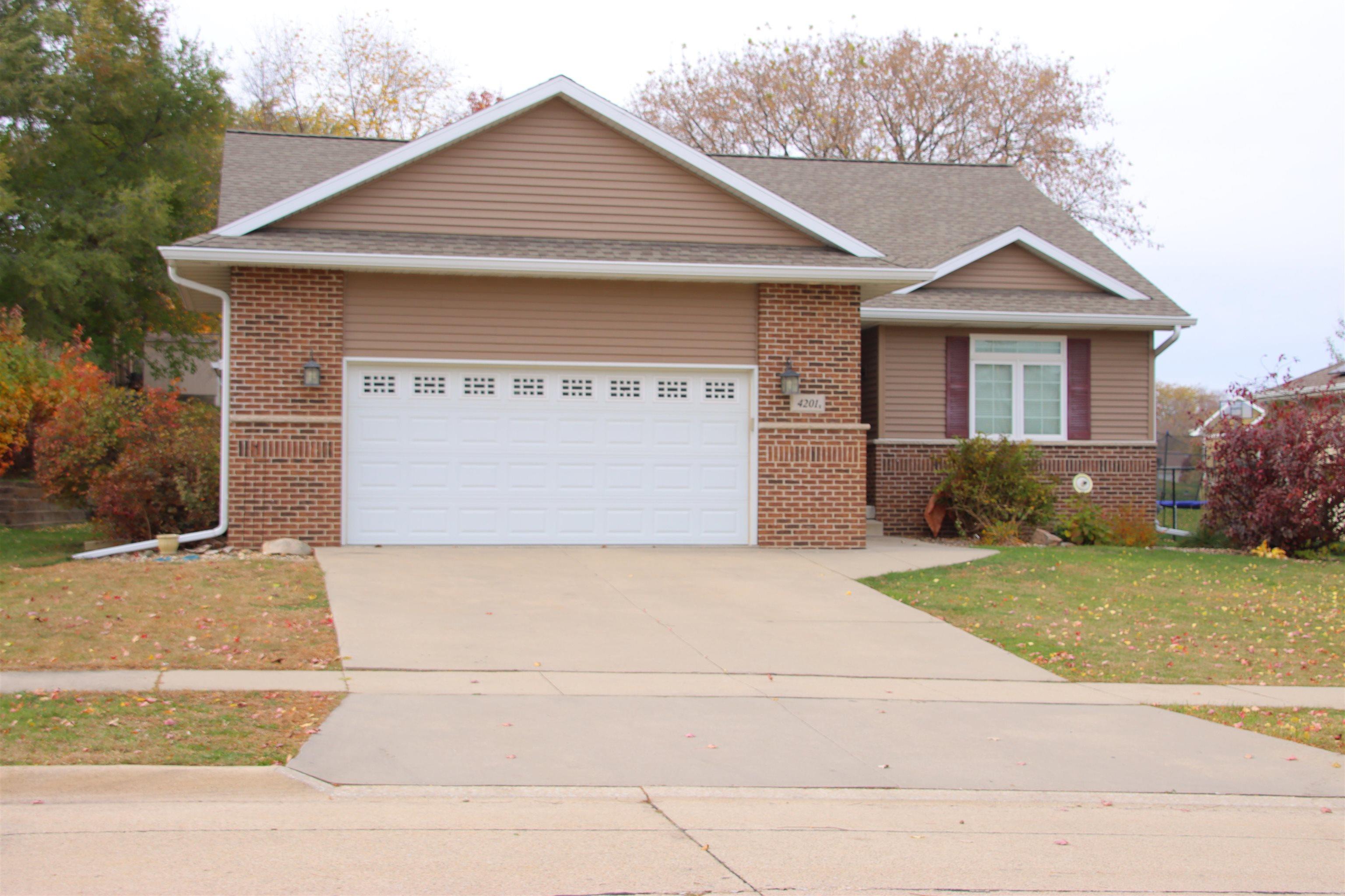 Cedar Falls, Iowa 50613, United States, 3 Bedrooms Bedrooms, ,3 BathroomsBathrooms,Residential,Active,241049