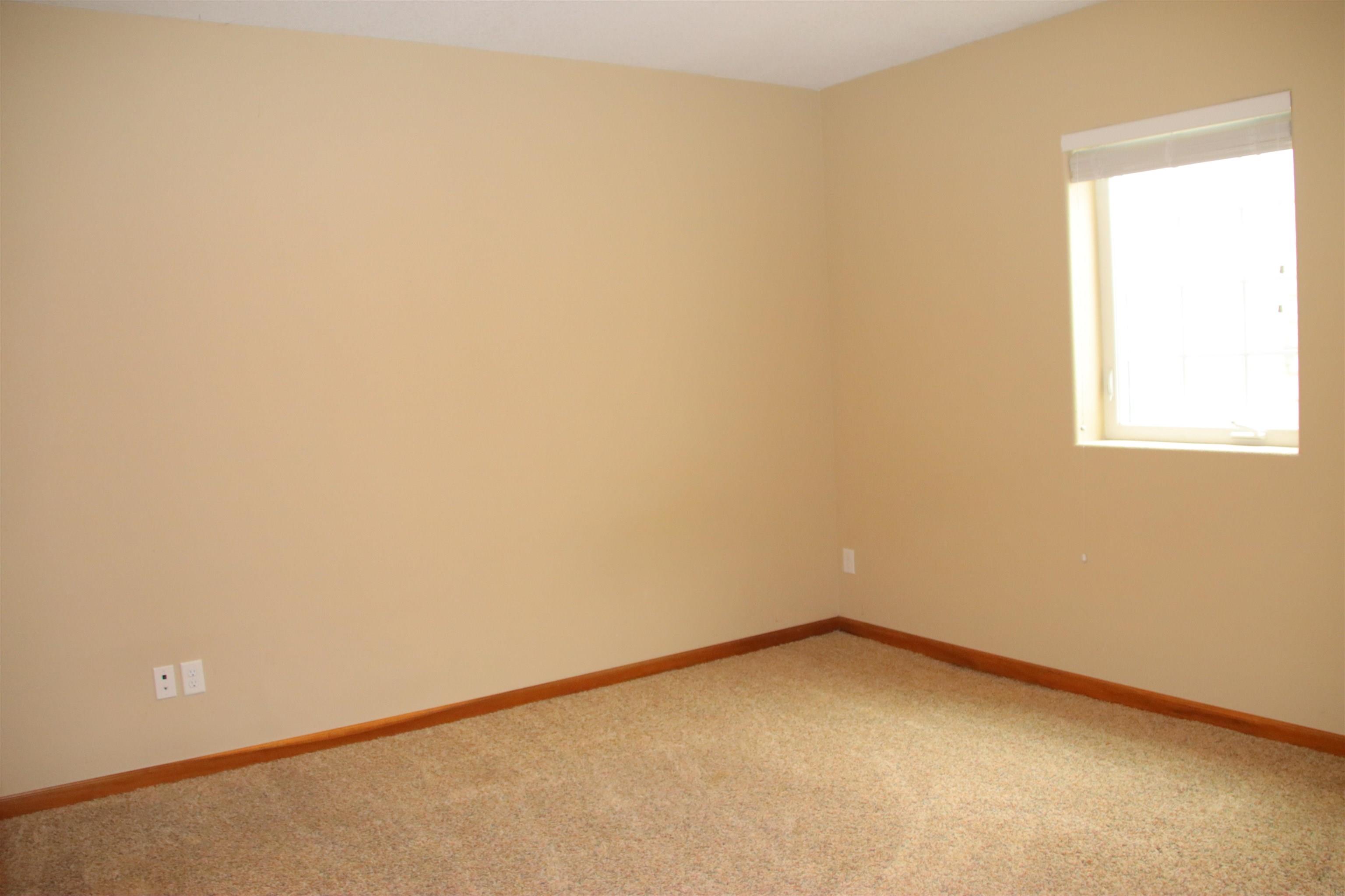 Cedar Falls, Iowa 50613, United States, 3 Bedrooms Bedrooms, ,3 BathroomsBathrooms,Residential,Active,241049