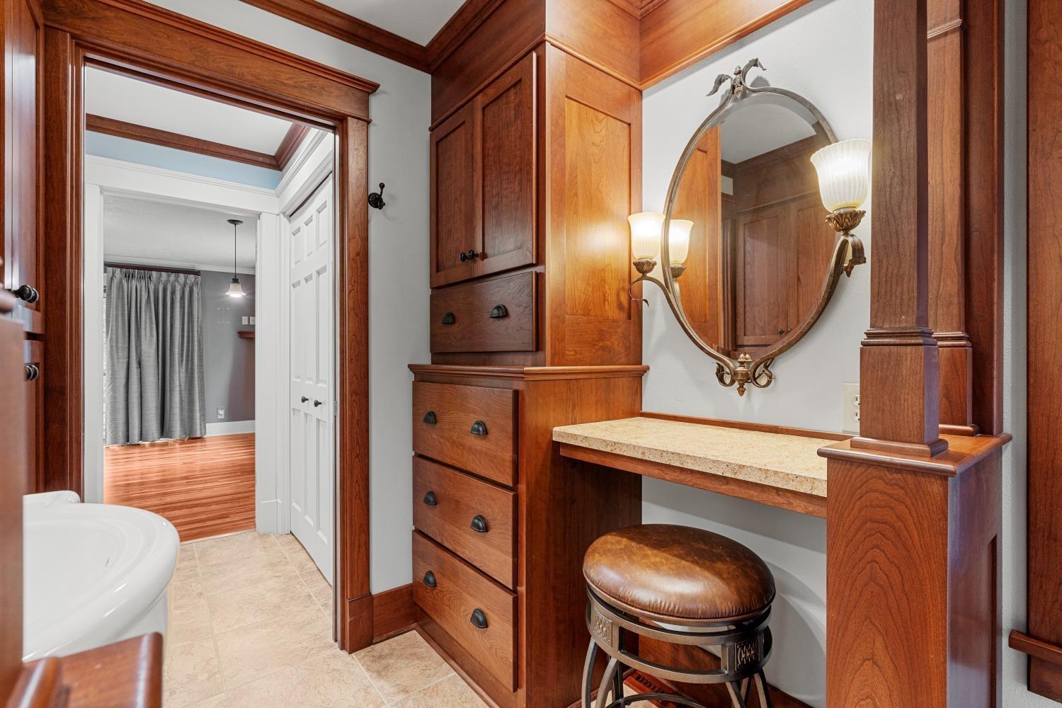 Independence, Iowa 50644, United States, 5 Bedrooms Bedrooms, ,3 BathroomsBathrooms,Residential,Active,144387