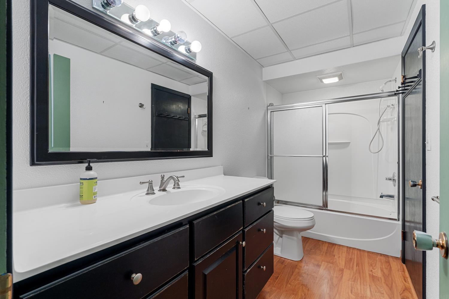 Independence, Iowa 50644, United States, 5 Bedrooms Bedrooms, ,3 BathroomsBathrooms,Residential,Active,144387