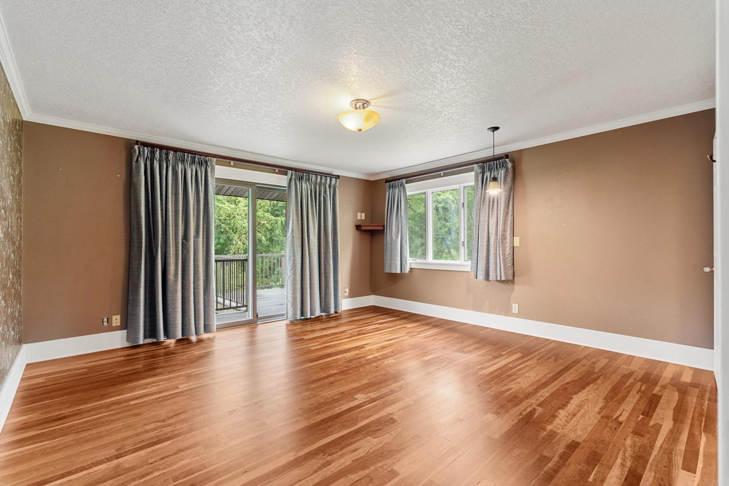 Independence, Iowa 50644, United States, 5 Bedrooms Bedrooms, ,3 BathroomsBathrooms,Residential,Active,144387