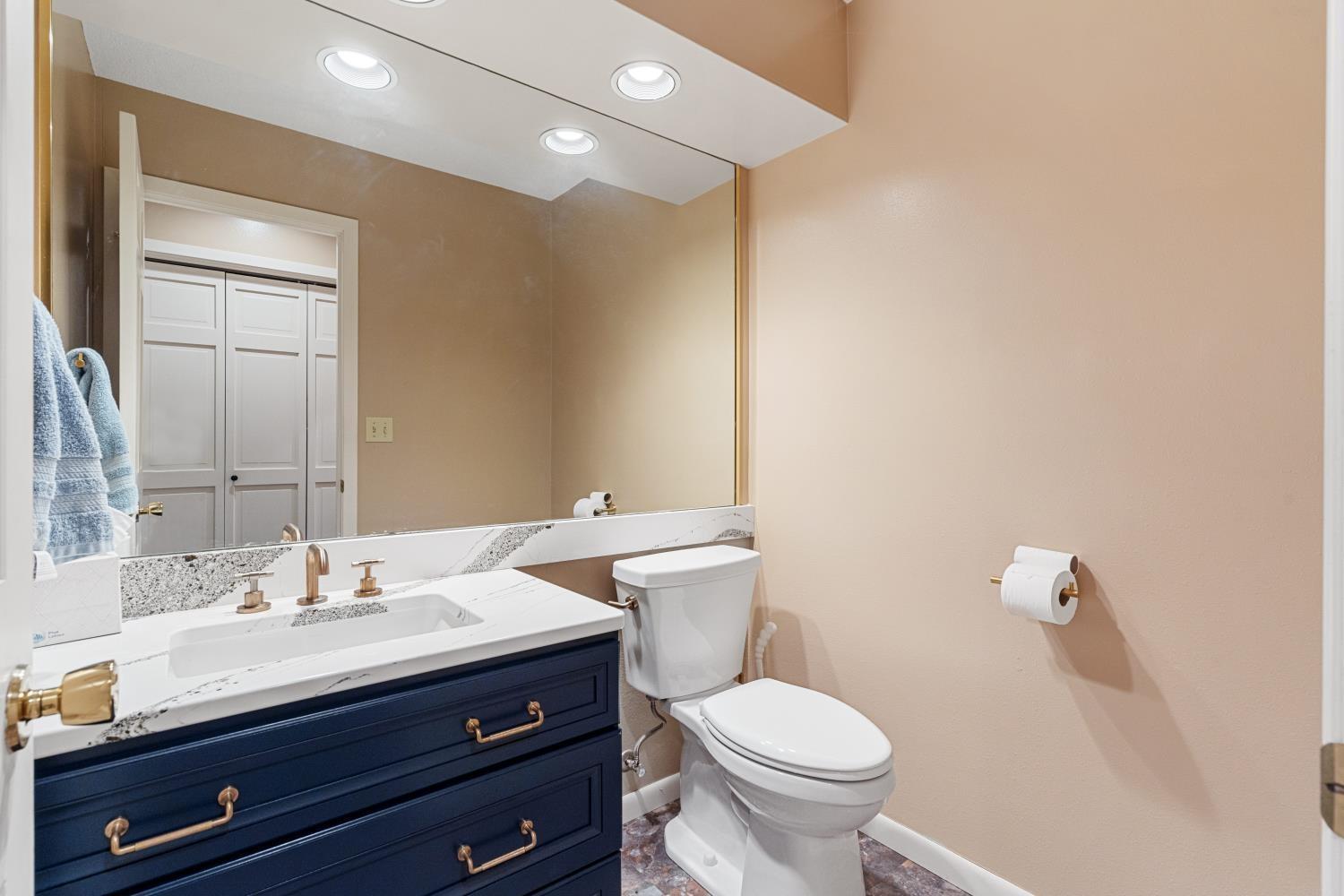 Independence, Iowa 50644, United States, 5 Bedrooms Bedrooms, ,3 BathroomsBathrooms,Residential,Active,144387