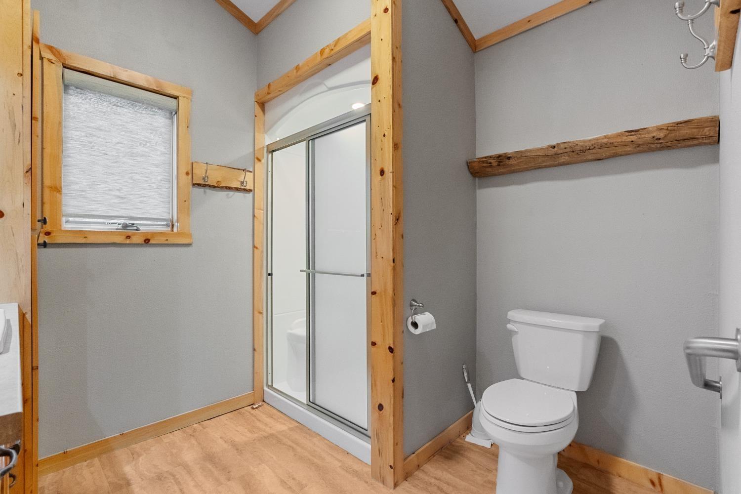 Independence, Iowa 50644, United States, 5 Bedrooms Bedrooms, ,3 BathroomsBathrooms,Residential,Active,144387