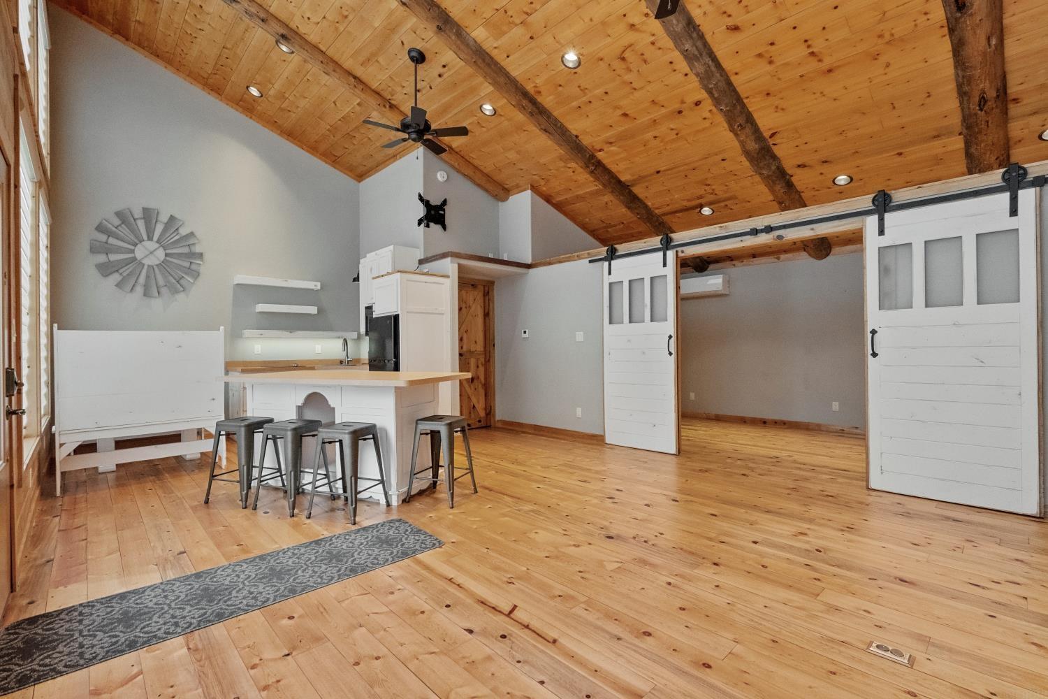 Independence, Iowa 50644, United States, 5 Bedrooms Bedrooms, ,3 BathroomsBathrooms,Residential,Active,144387