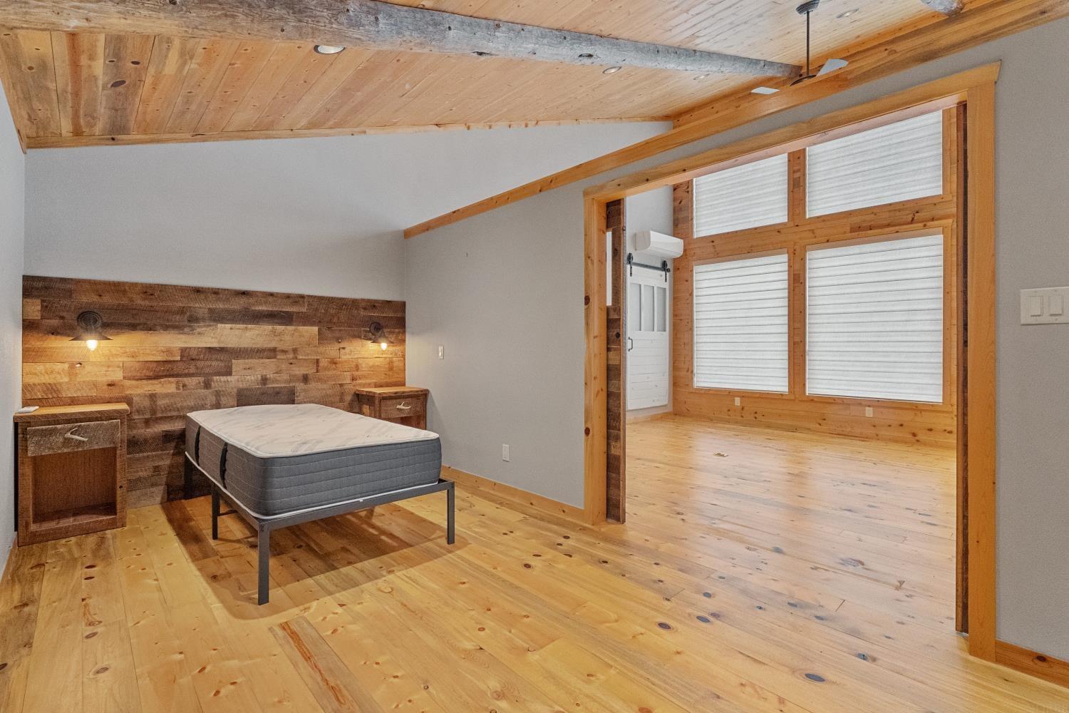 Independence, Iowa 50644, United States, 5 Bedrooms Bedrooms, ,3 BathroomsBathrooms,Residential,Active,144387