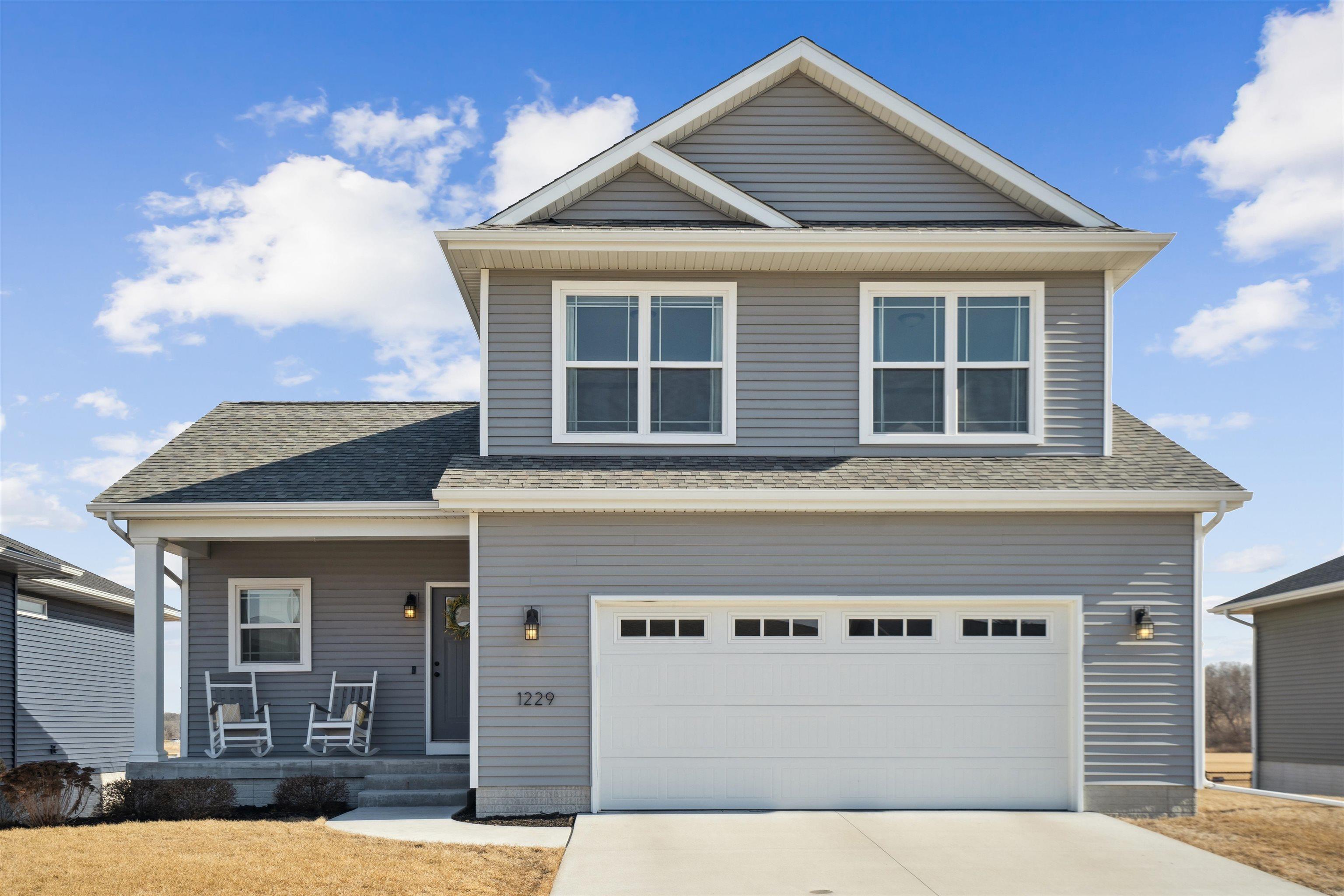 Waverly, Iowa 50677, United States, 3 Bedrooms Bedrooms, ,2 BathroomsBathrooms,Residential,Active,5833