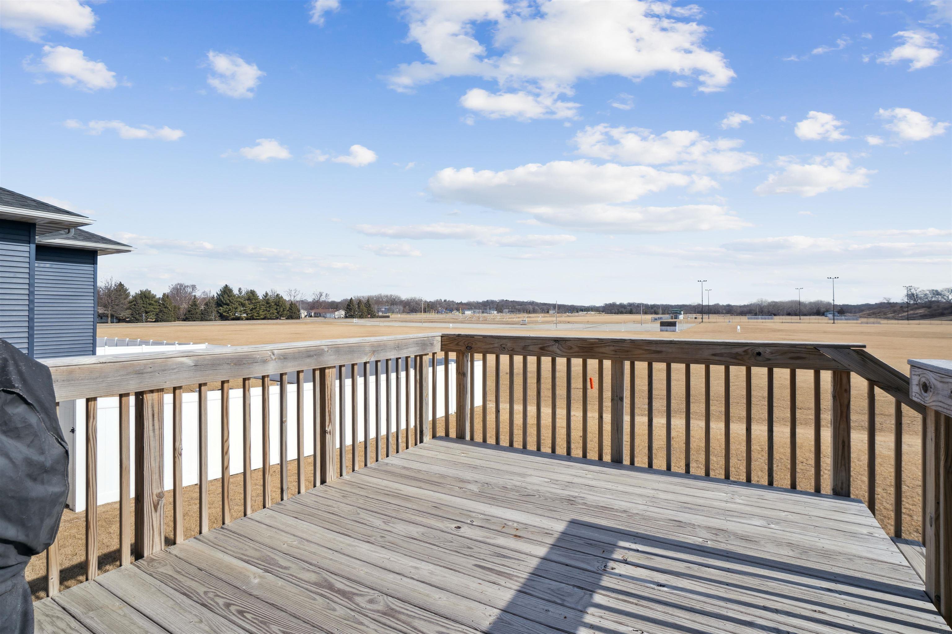 Waverly, Iowa 50677, United States, 3 Bedrooms Bedrooms, ,2 BathroomsBathrooms,Residential,Active,5833