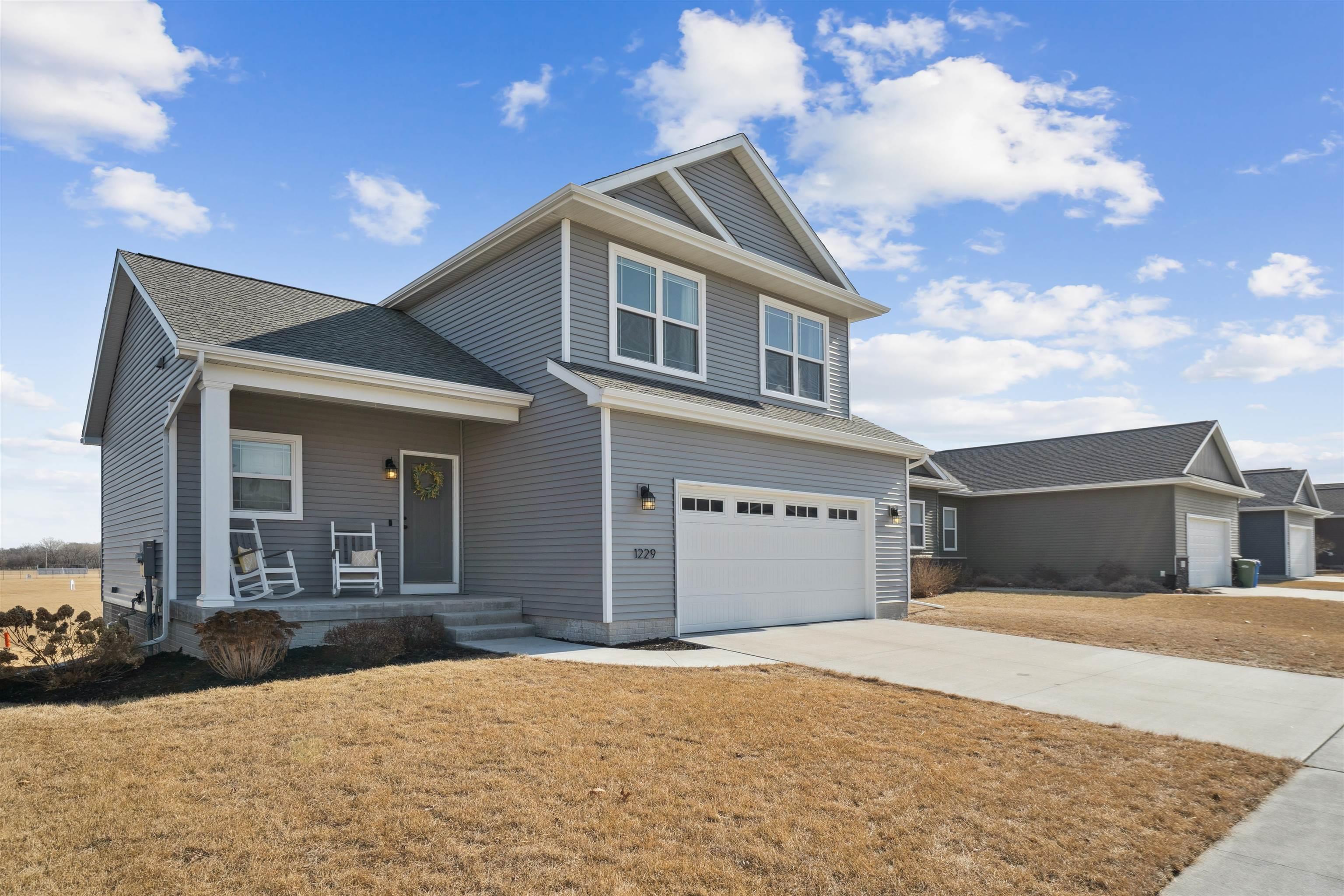 Waverly, Iowa 50677, United States, 3 Bedrooms Bedrooms, ,2 BathroomsBathrooms,Residential,Active,5833