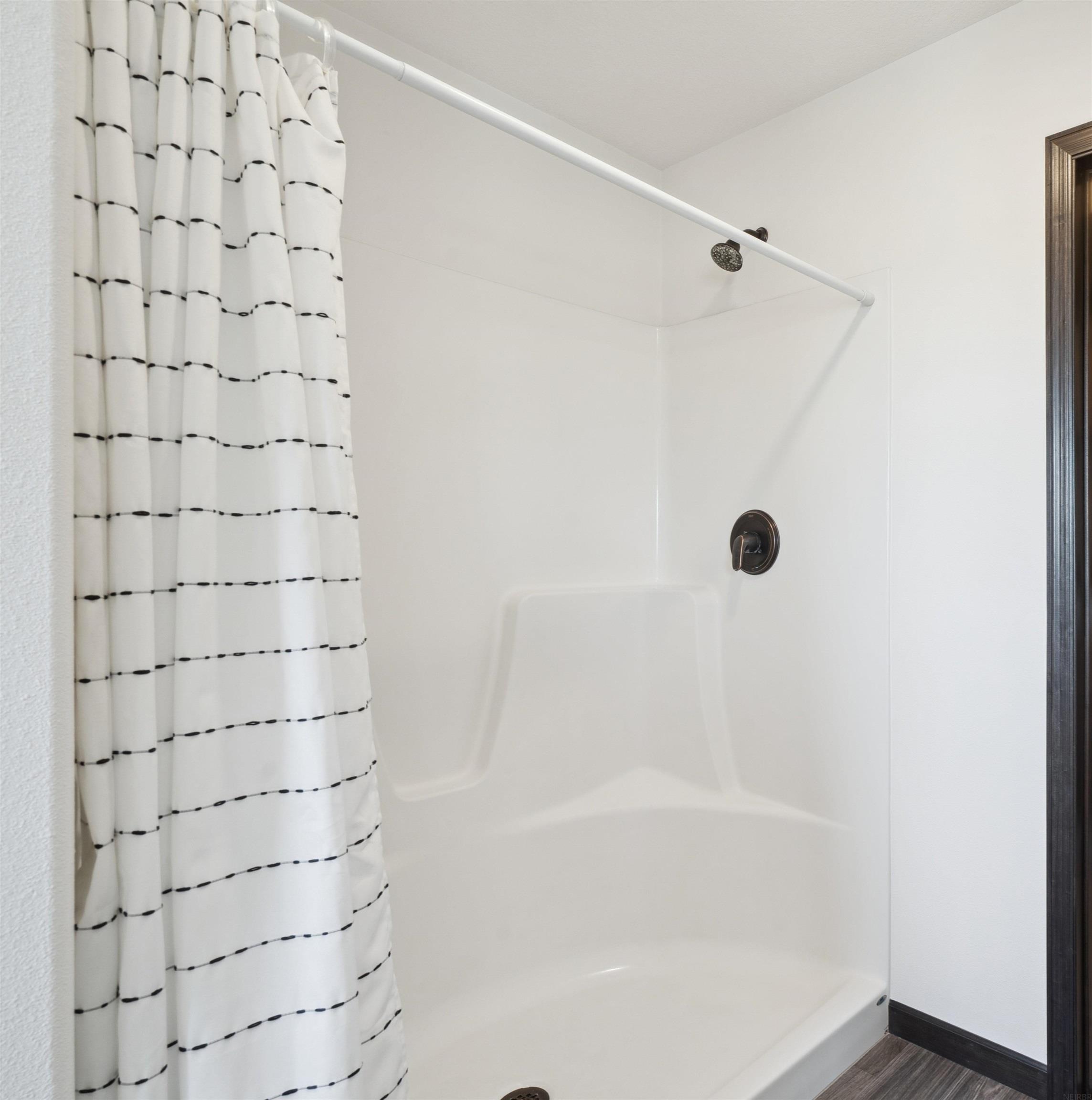 Waverly, Iowa 50677, United States, 3 Bedrooms Bedrooms, ,2 BathroomsBathrooms,Residential,Active,5833