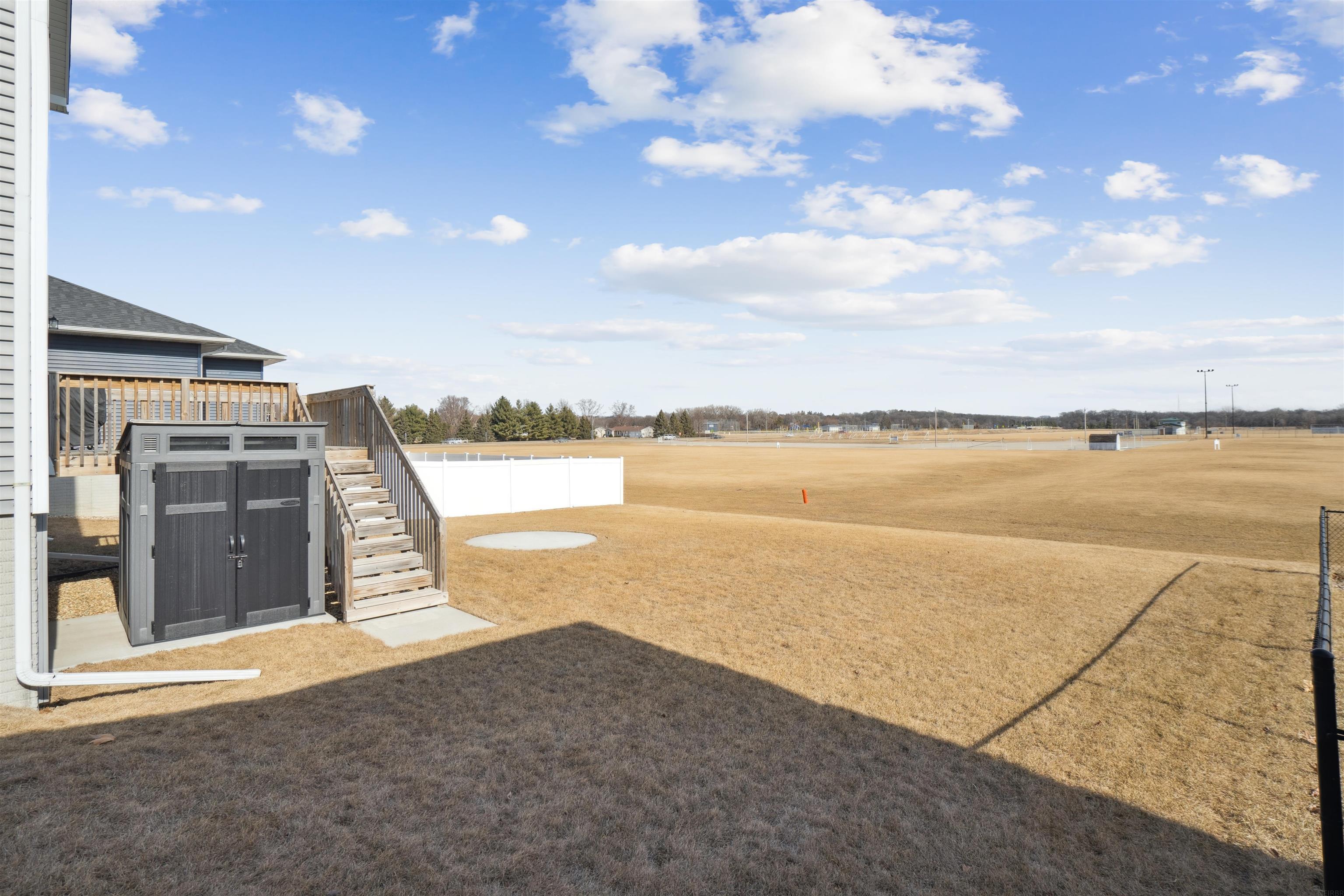 Waverly, Iowa 50677, United States, 3 Bedrooms Bedrooms, ,2 BathroomsBathrooms,Residential,Active,5833