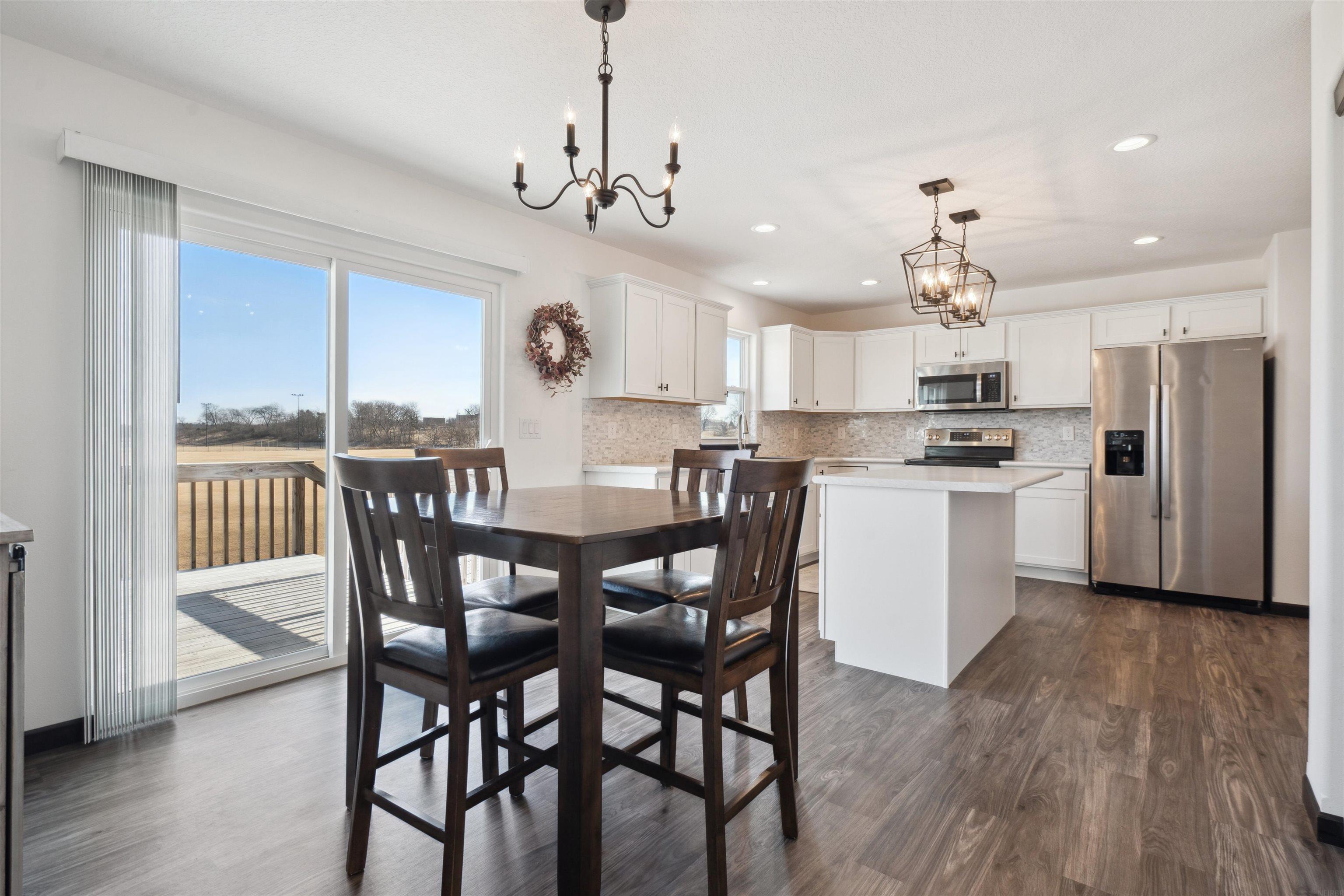 Waverly, Iowa 50677, United States, 3 Bedrooms Bedrooms, ,2 BathroomsBathrooms,Residential,Active,5833