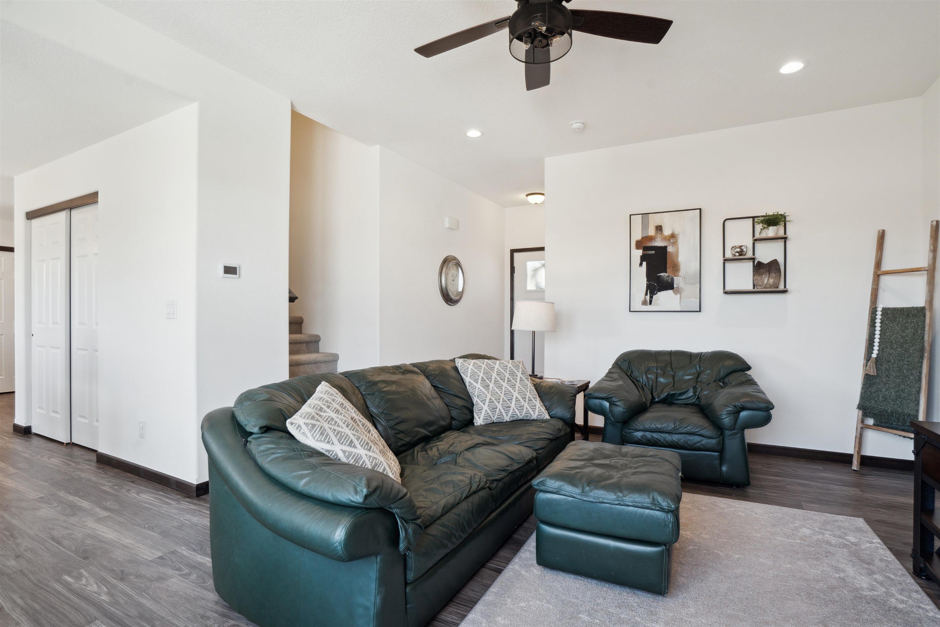 Waverly, Iowa 50677, United States, 3 Bedrooms Bedrooms, ,2 BathroomsBathrooms,Residential,Active,5833