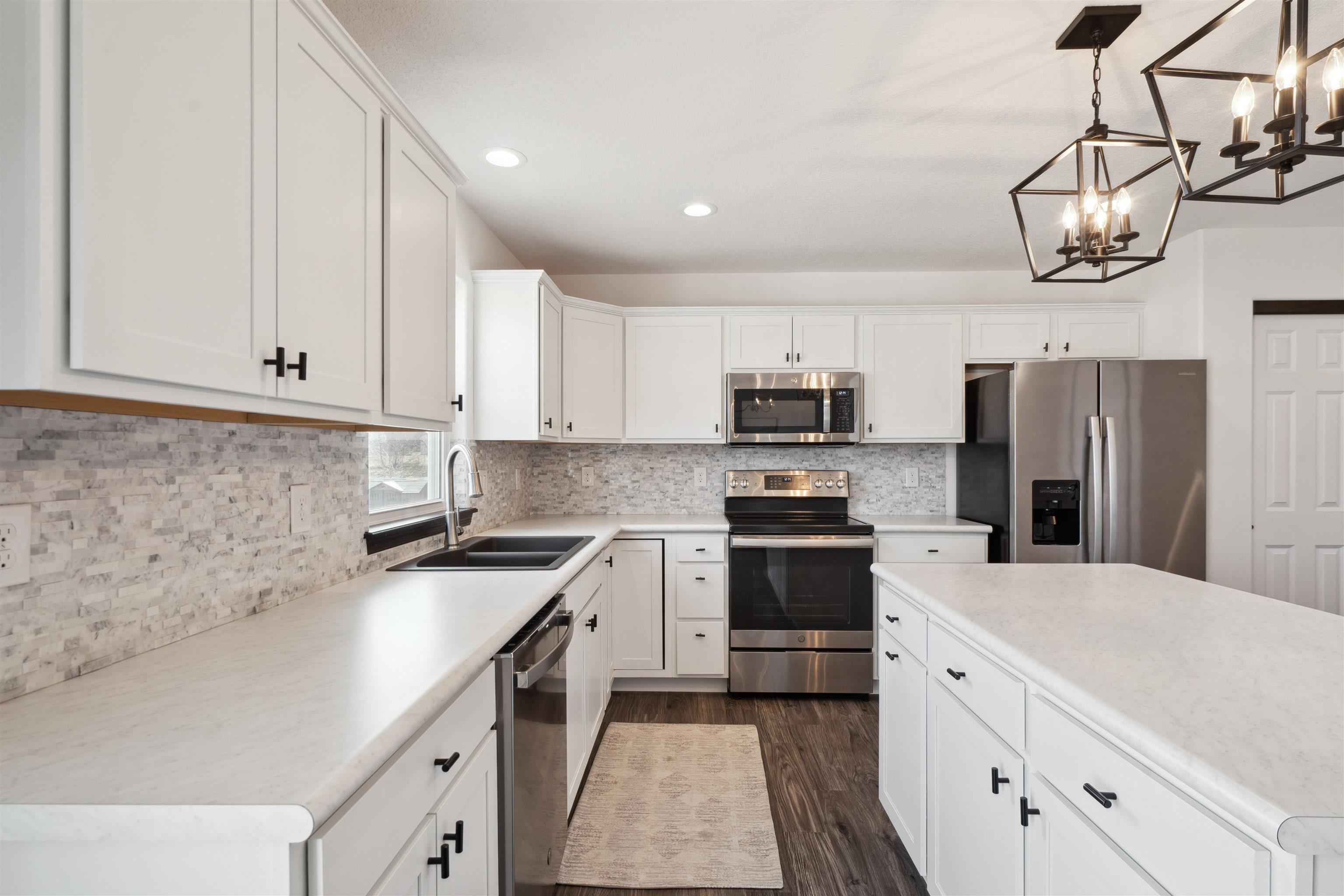 Waverly, Iowa 50677, United States, 3 Bedrooms Bedrooms, ,2 BathroomsBathrooms,Residential,Active,5833