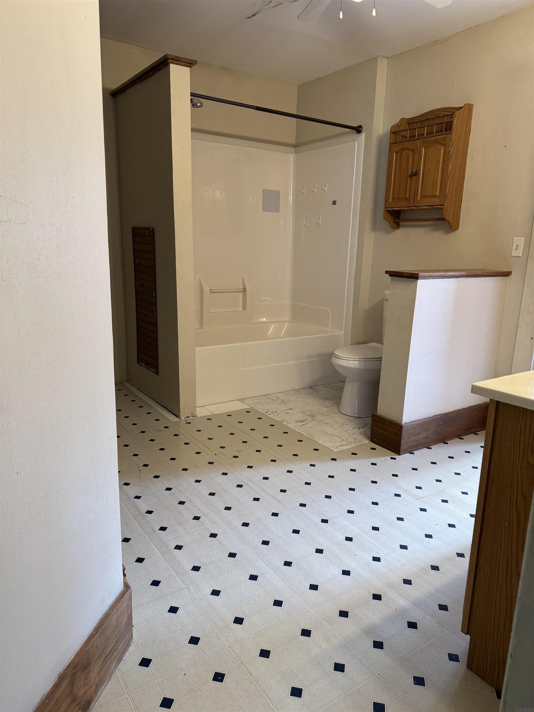 Dysart, Iowa 52224, United States, 3 Bedrooms Bedrooms, ,3 BathroomsBathrooms,Residential,Active,229334