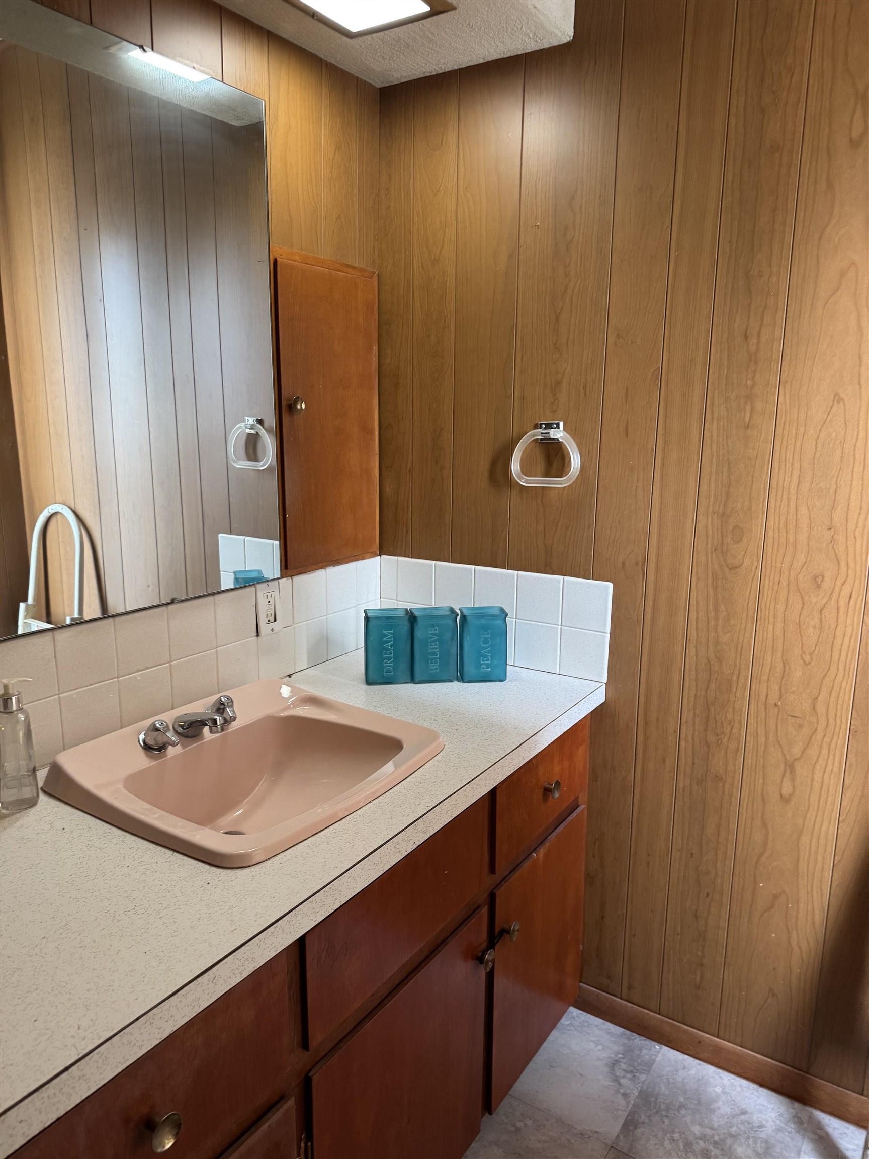 Dysart, Iowa 52224, United States, 3 Bedrooms Bedrooms, ,3 BathroomsBathrooms,Residential,Active,229334