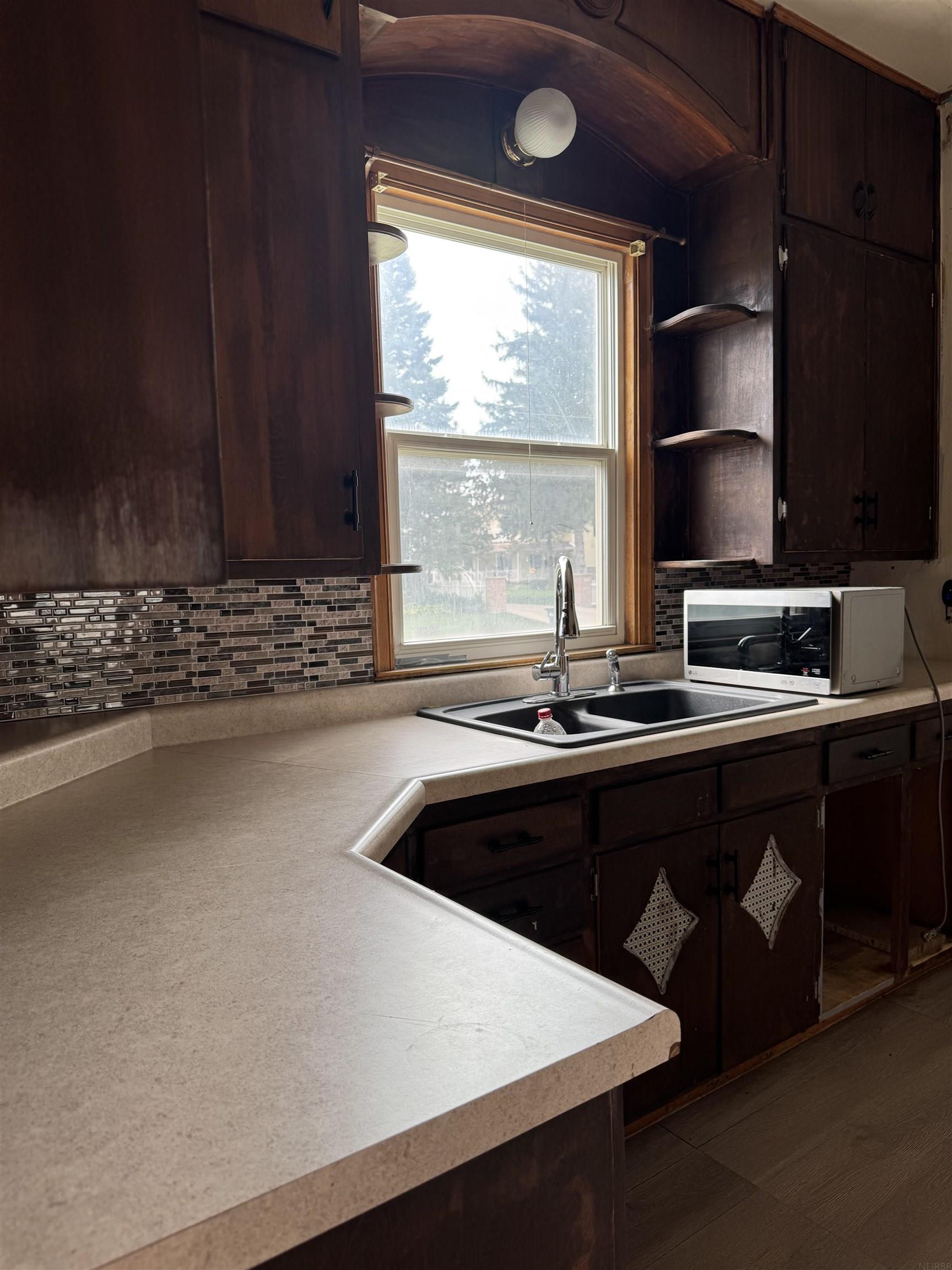 Dysart, Iowa 52224, United States, 3 Bedrooms Bedrooms, ,3 BathroomsBathrooms,Residential,Active,229334