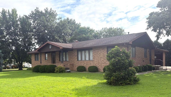 1135 MAIN ST, JESUP, IA 50648 - Image 3a94b5384875c67f5e23fcffad6a4f21/1636089957
