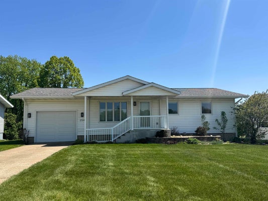 254 S MAPLE AVE, NEW HAMPTON, IA 50659 - Image 3b2ee1c771ebc37cde97fdfe0274d4e4/1617306794