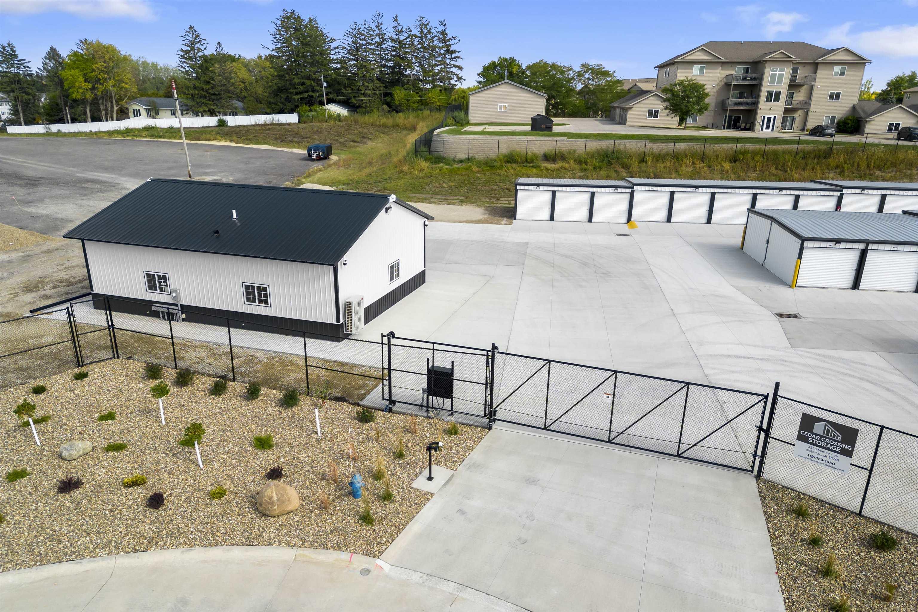 Photo 1 of 31 — 3556 Marnie Avenue, Waterloo, IA 50701
