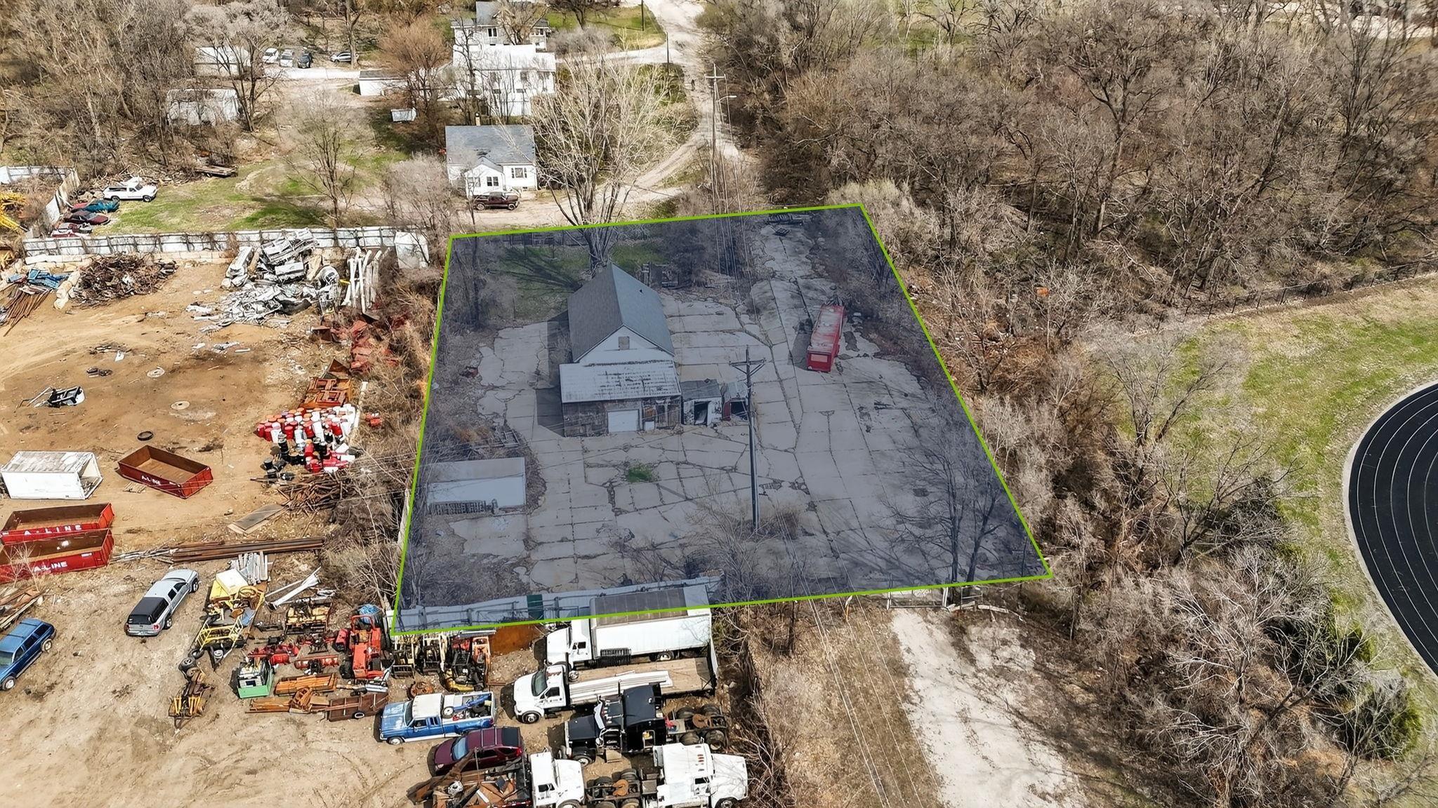 Photo 1 of 10 — 406 Litchfiled Avenue, Waterloo, IA 50703