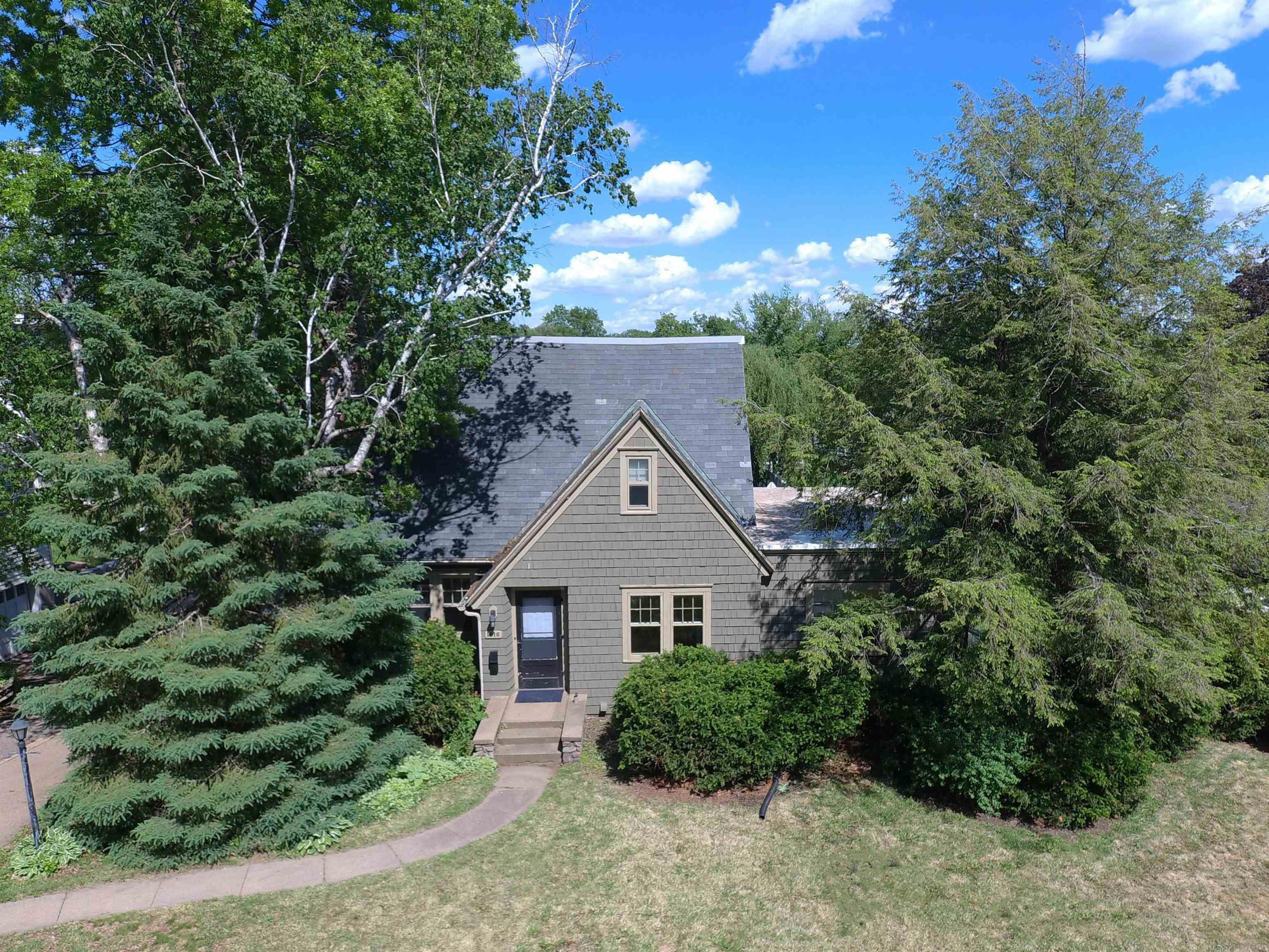 Photo 1 of 26 — 1816 Tremont St, Cedar Falls, IA 50613