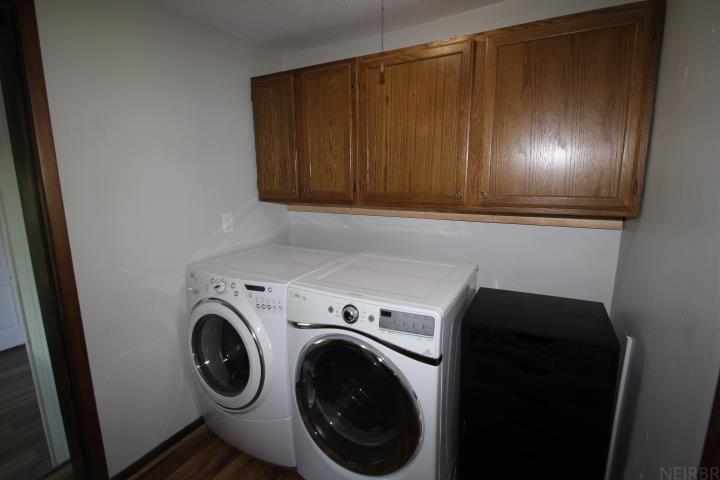 Grundy Center, Iowa 50638, United States, 3 Bedrooms Bedrooms, ,2 BathroomsBathrooms,Residential,Pending,86020