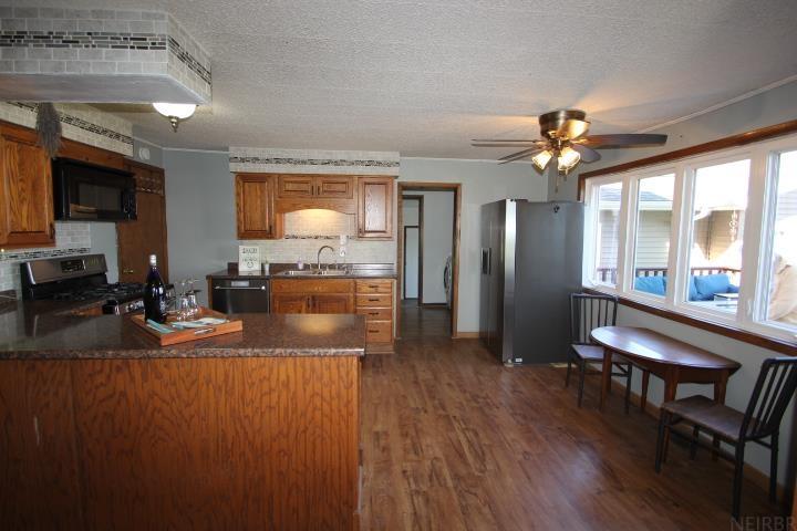 Grundy Center, Iowa 50638, United States, 3 Bedrooms Bedrooms, ,2 BathroomsBathrooms,Residential,Pending,86020