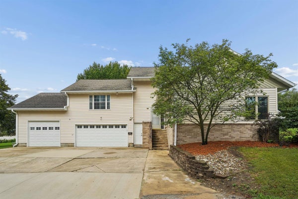 914 4TH AVE NE, OELWEIN, IA 50662 - Image 47bee4fac74a1c0d2baeb8e39aea8beb/2802554552
