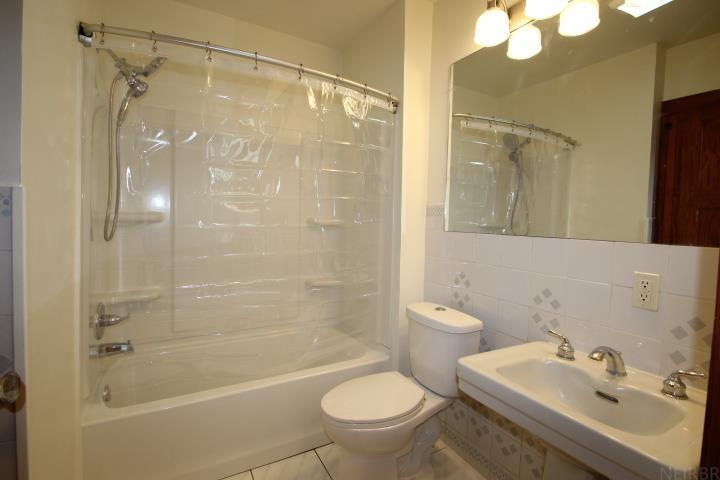 Waterloo, Iowa 50701, United States, 3 Bedrooms Bedrooms, ,1 BathroomBathrooms,Residential,Active,114184